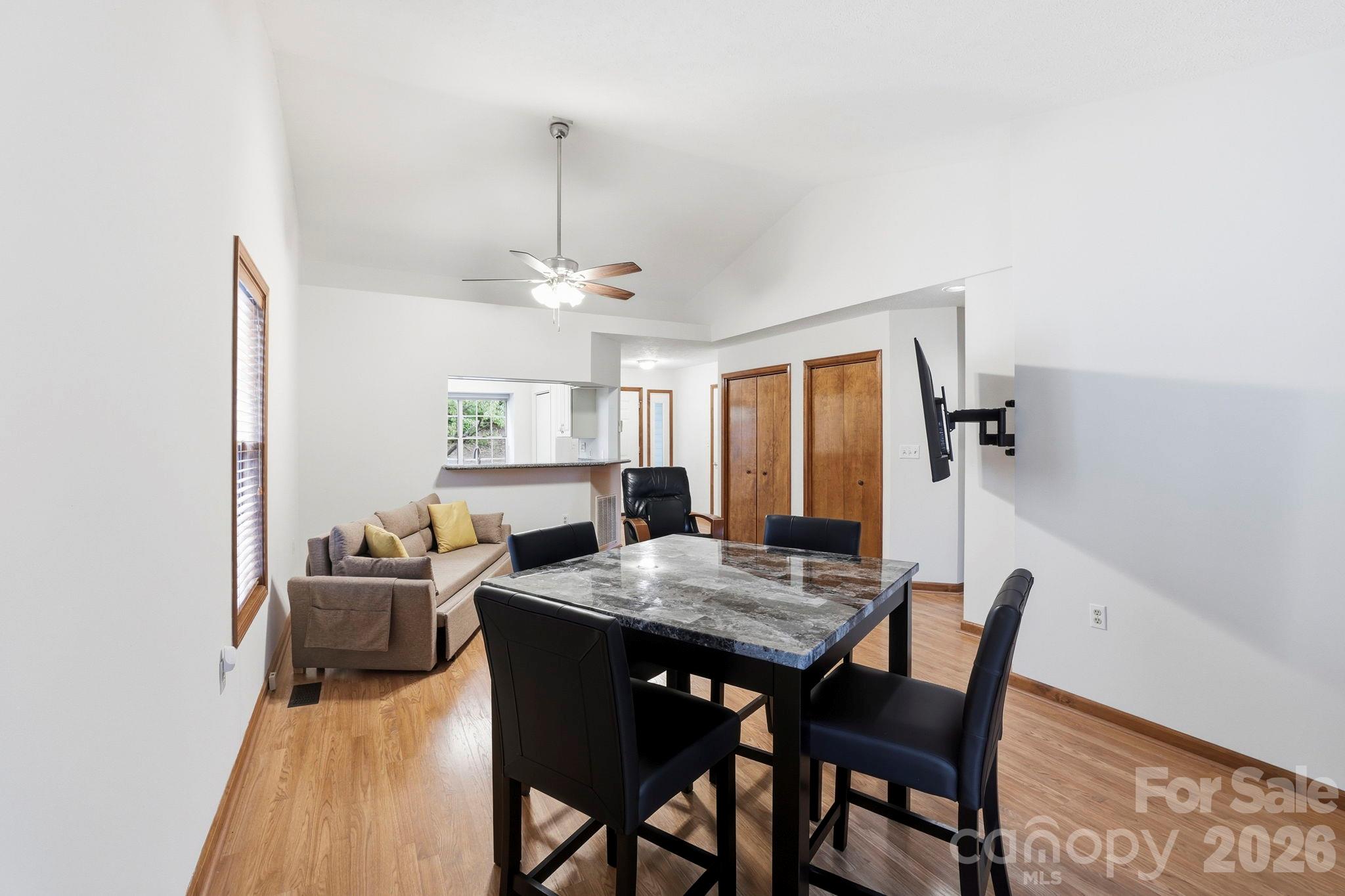 Townhouse at 725 N Park Place, Hendersonville, photo 20 of 40