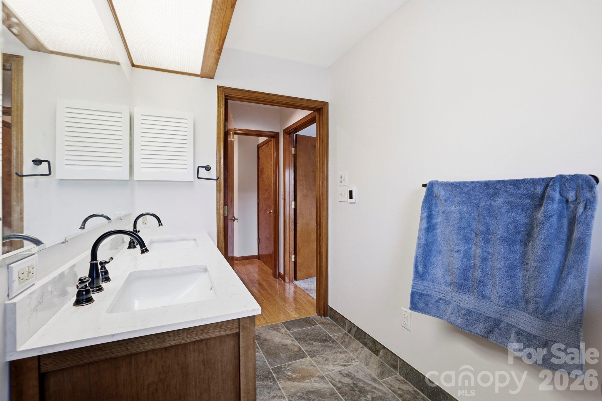 Townhouse at 725 N Park Place, Hendersonville, photo 24 of 40