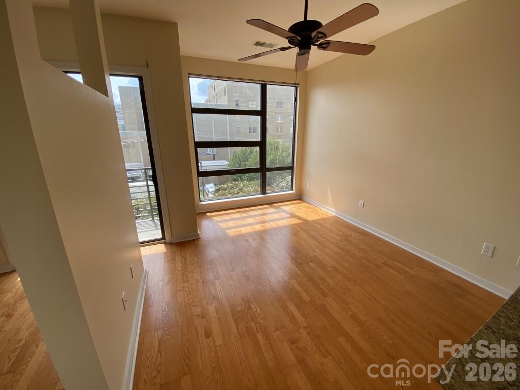 Condominium at 525 E 6th Street, Charlotte, photo 3 of 9