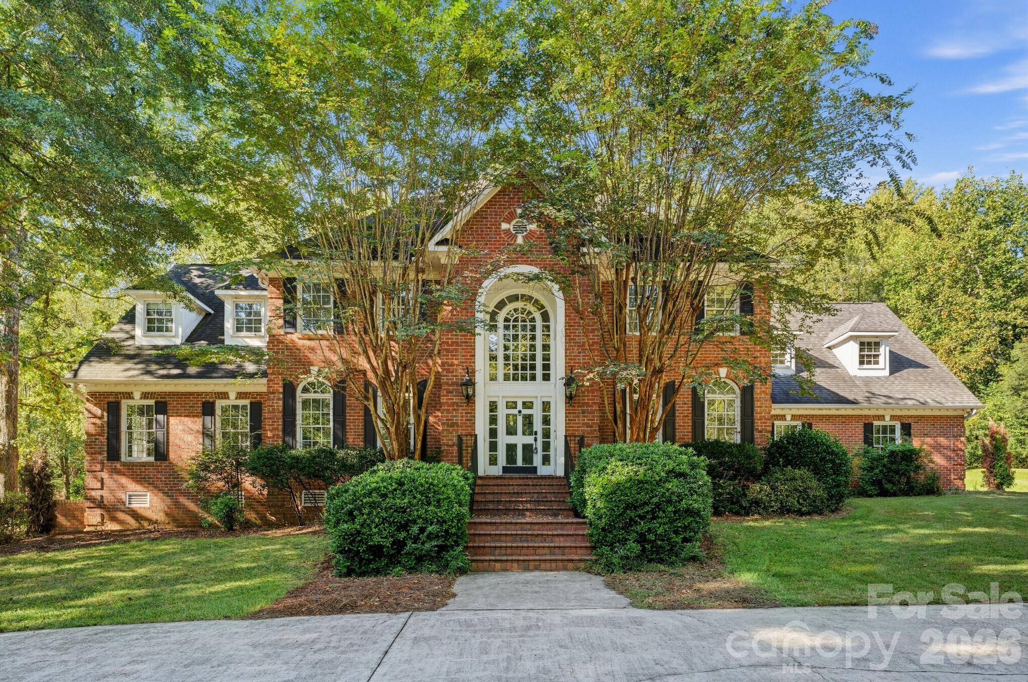 Single Family Residence at 1933 Tara Trail, Lancaster, photo 2 of 48
