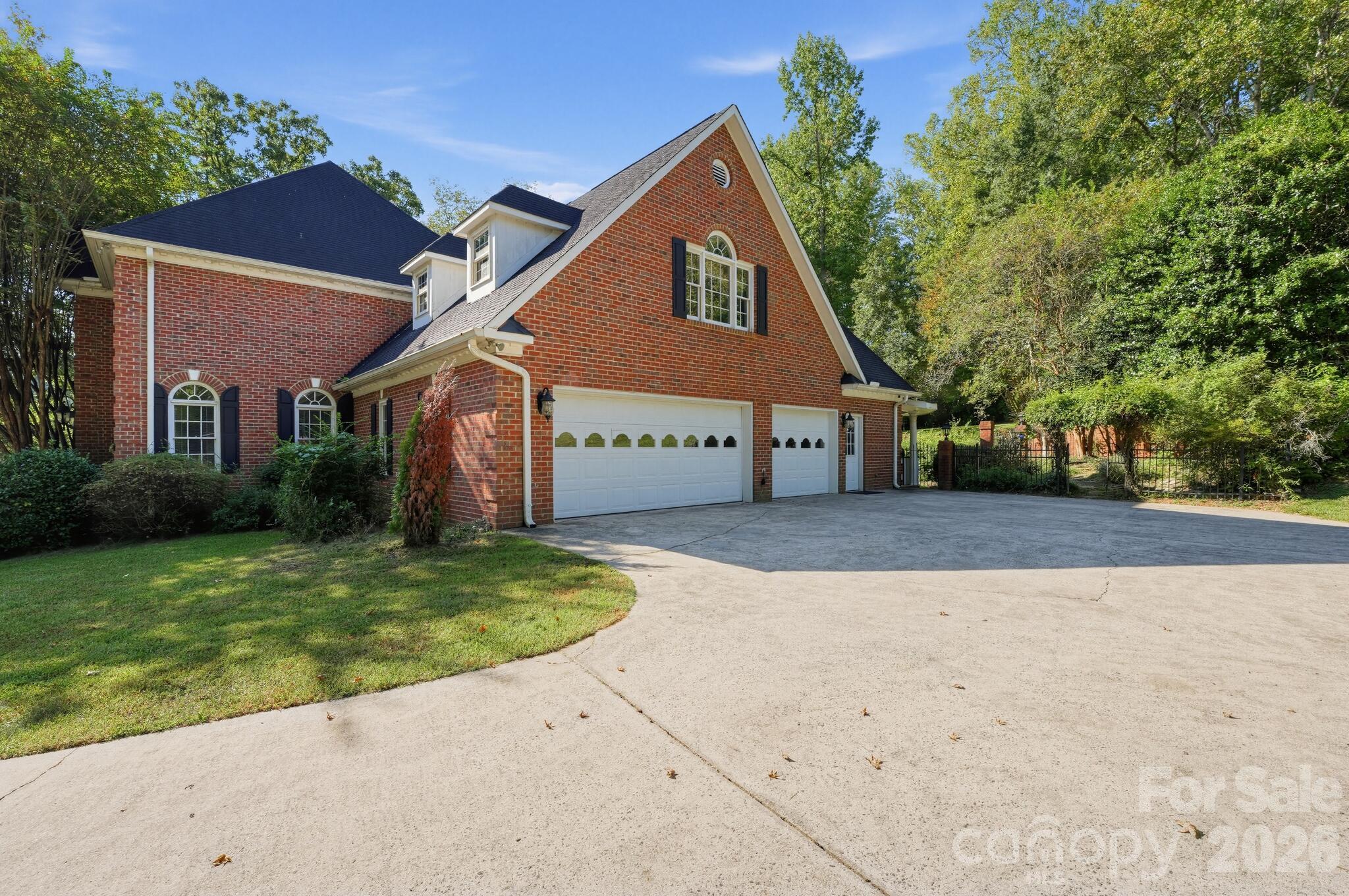 Single Family Residence at 1933 Tara Trail, Lancaster, photo 7 of 48