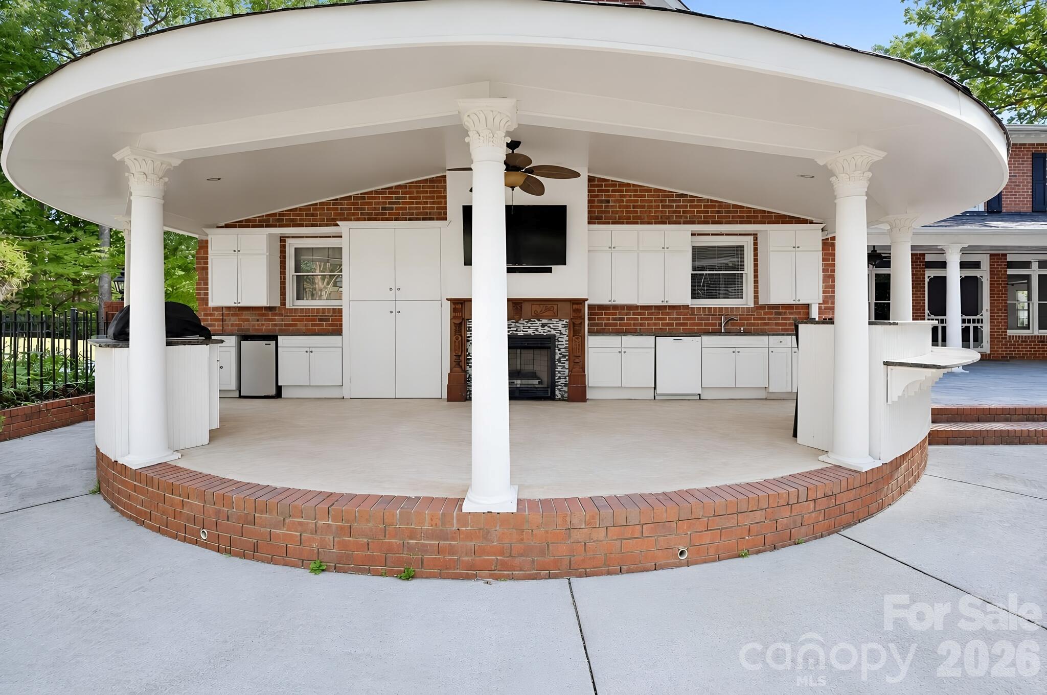 Single Family Residence at 1933 Tara Trail, Lancaster, photo 9 of 48