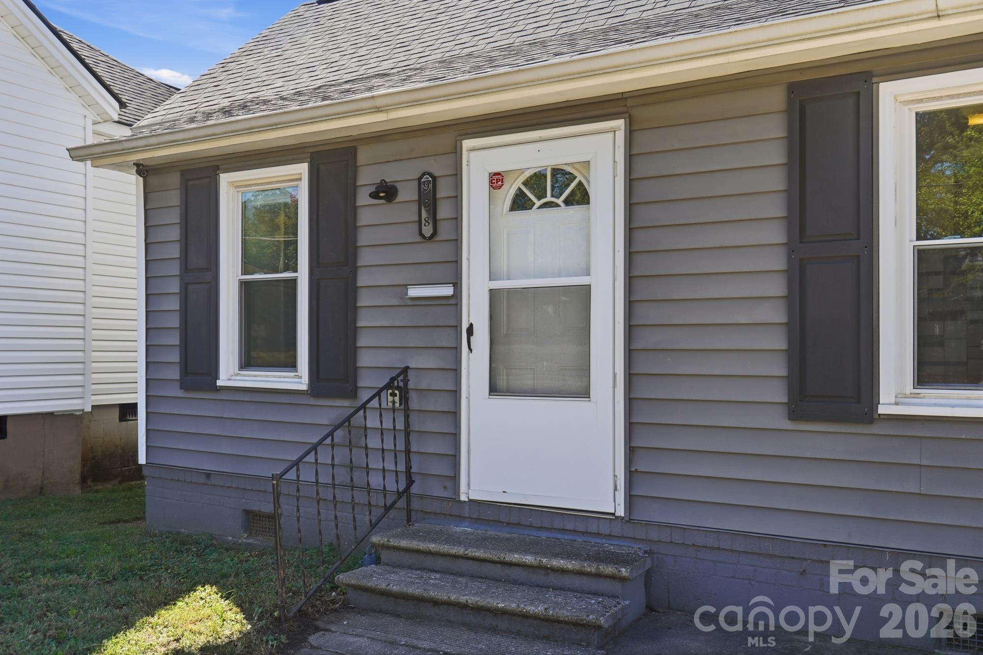 Single Family Residence at 938 E White Street, Rock Hill, photo 2 of 13