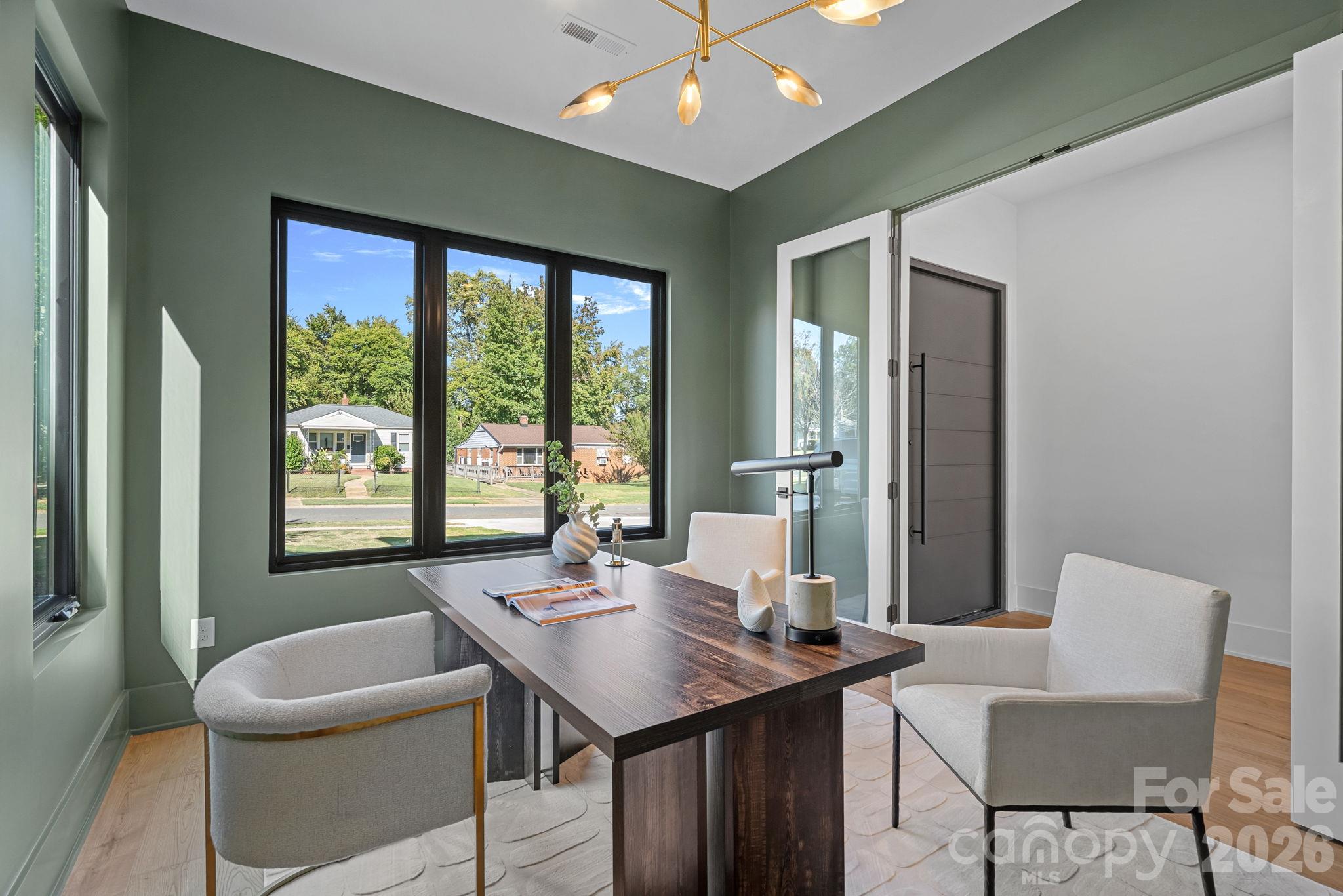 Single Family Residence at 413 Plymouth Avenue, Charlotte, photo 10 of 48