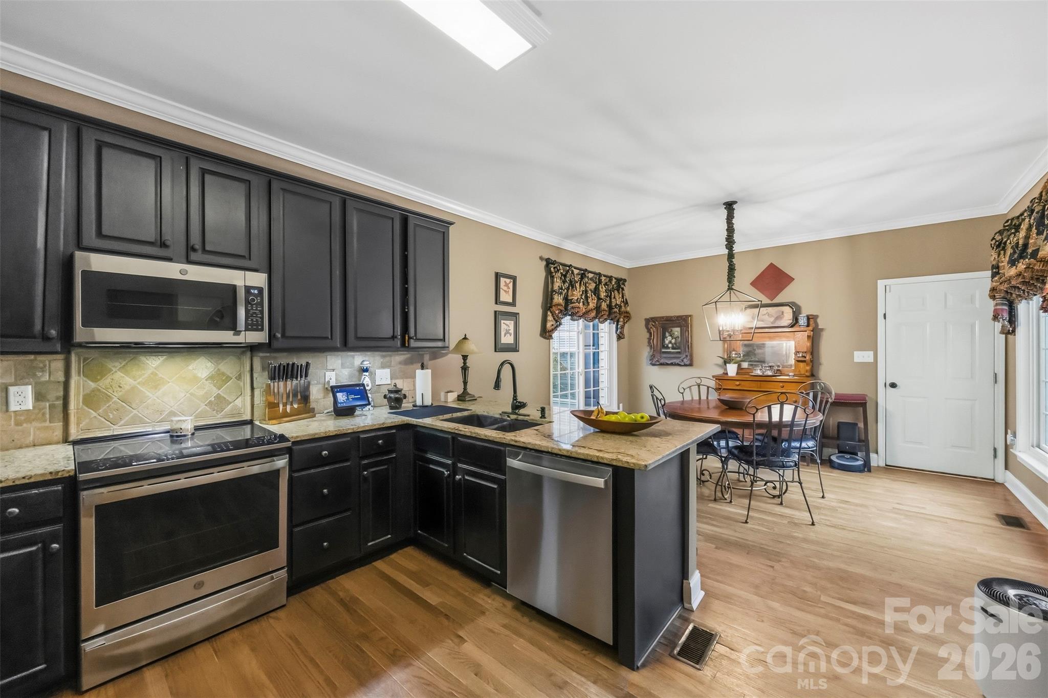 Single Family Residence at 10639 Quarrier Drive, Cornelius, photo 11 of 48