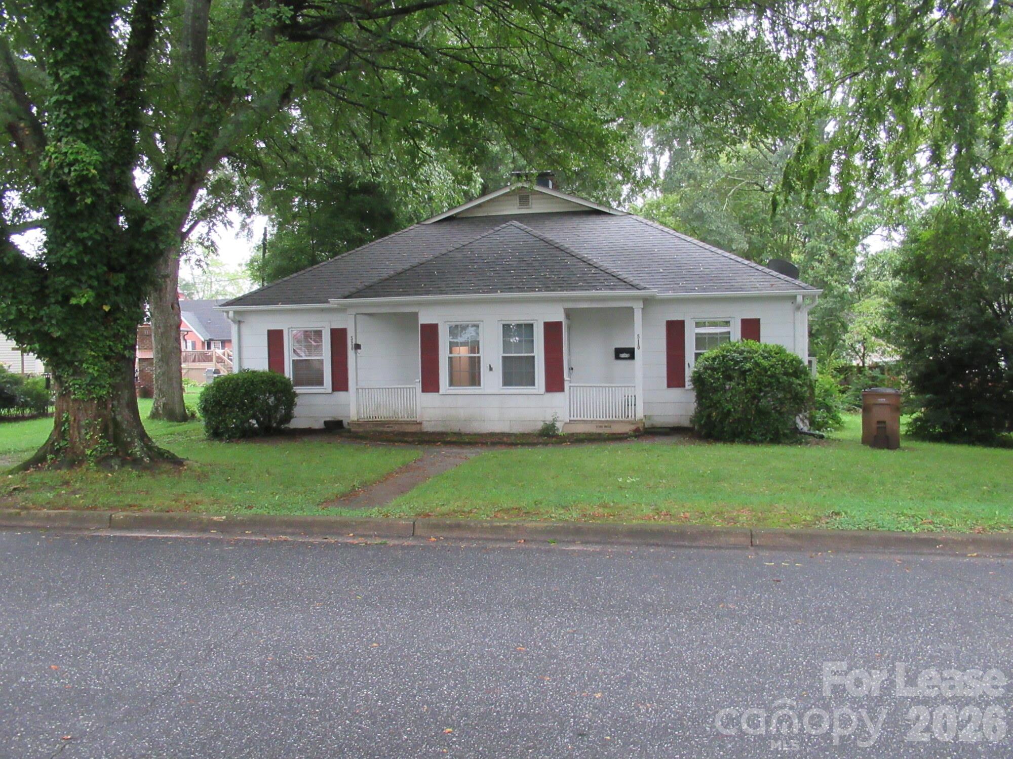 Front View - 520 E Pine Street, Lincolnton