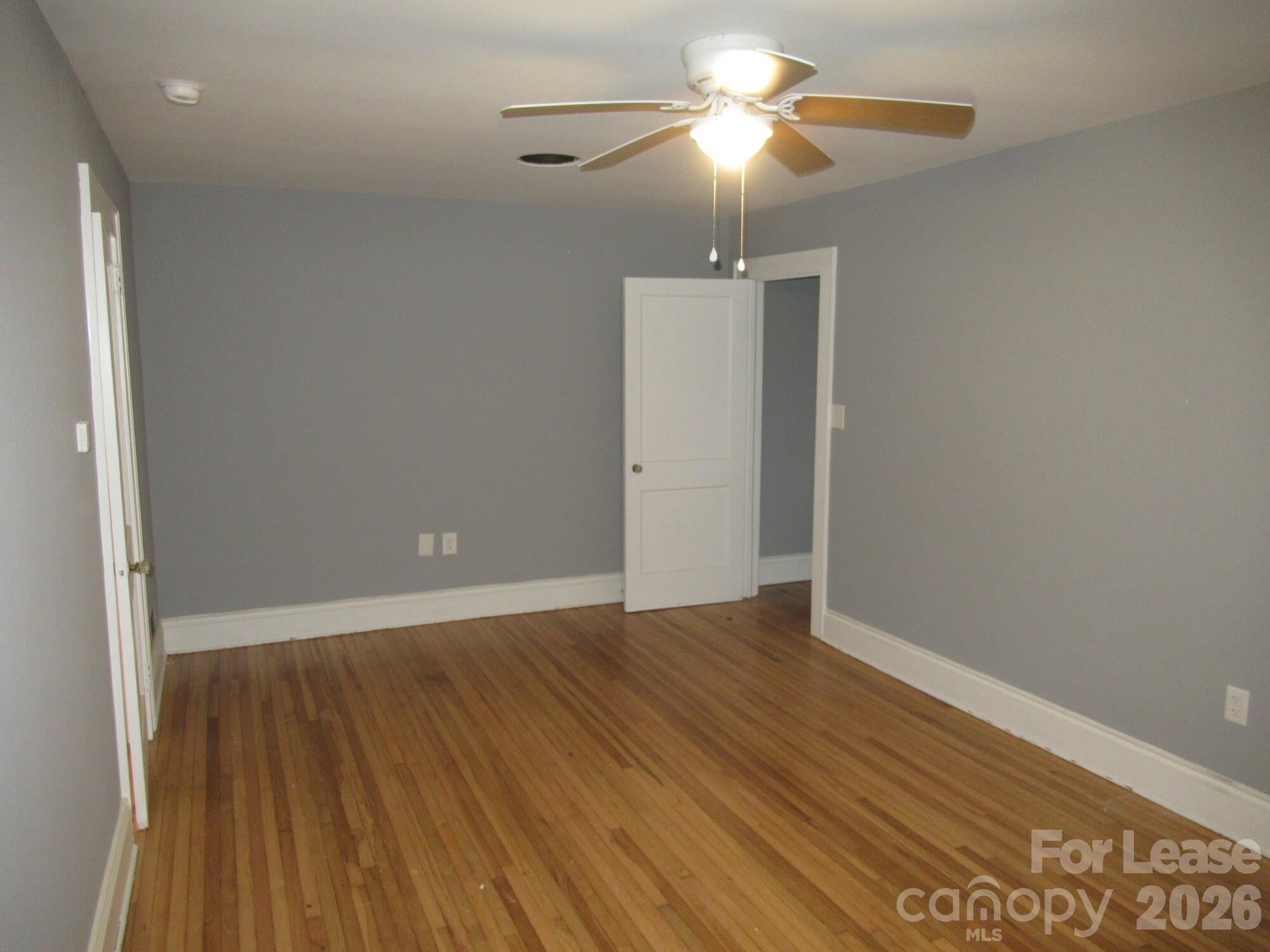 Den - 520 E Pine Street, Lincolnton