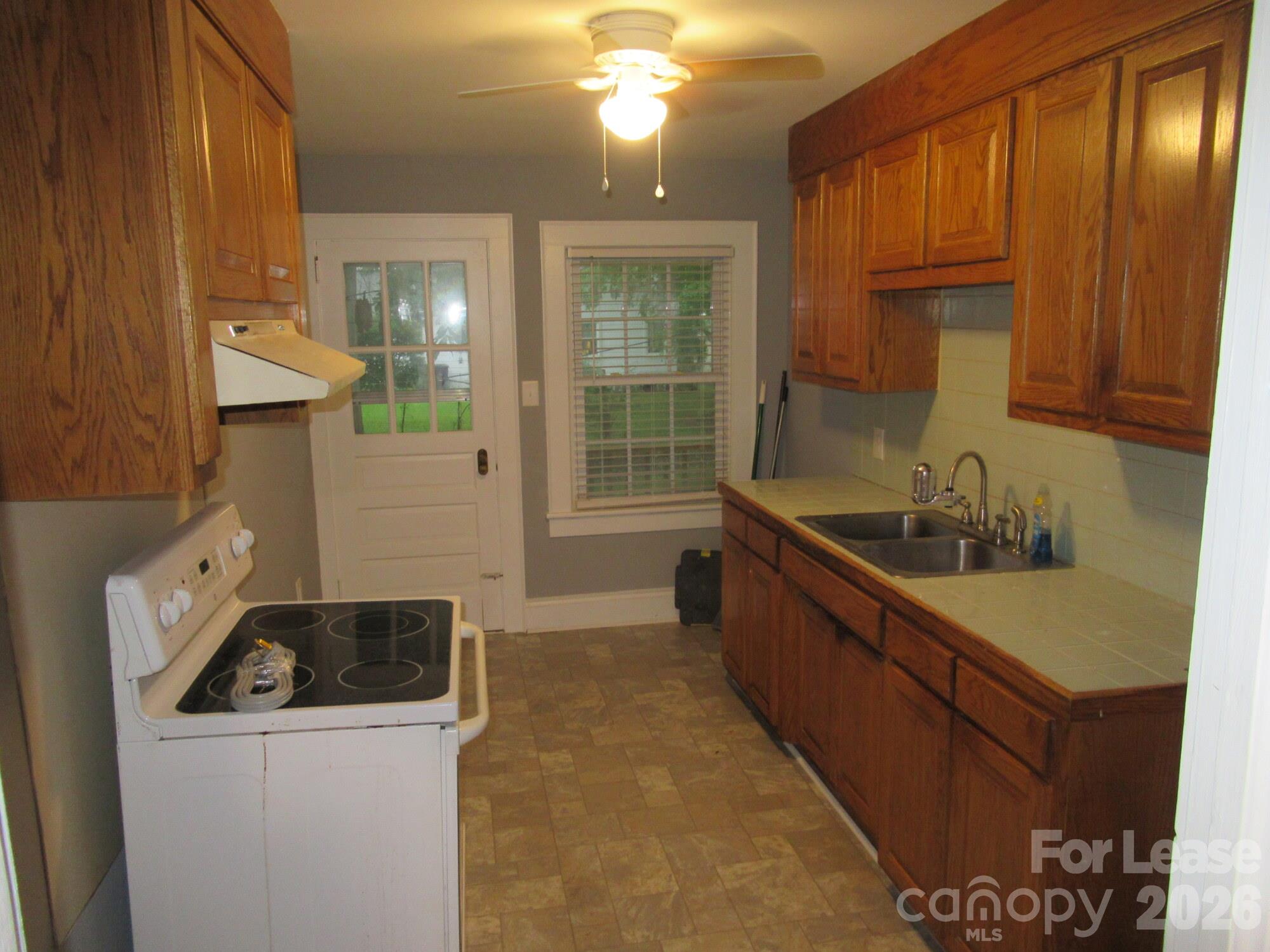 Kitchen - 520 E Pine Street, Lincolnton