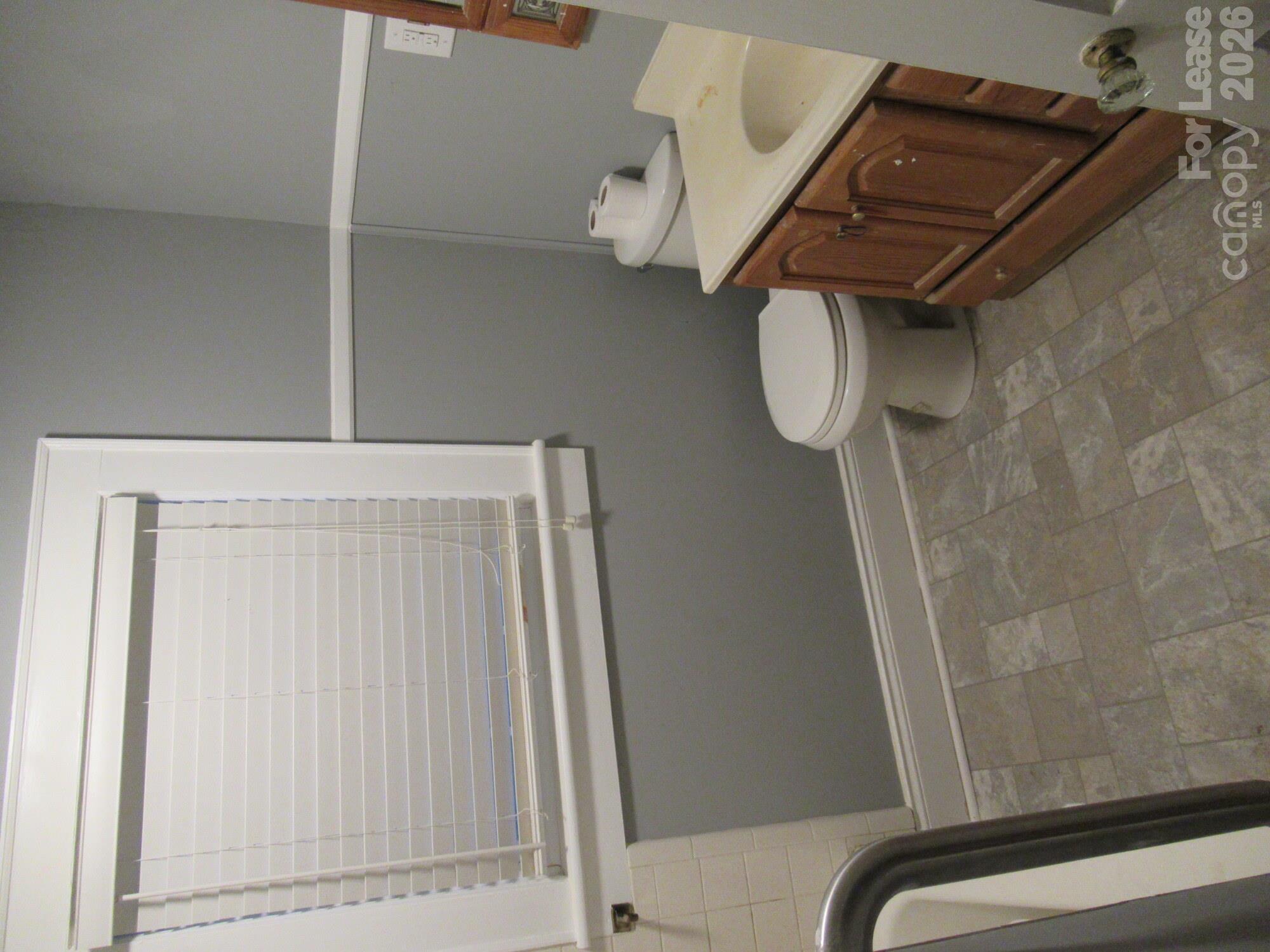 Bath - 520 E Pine Street, Lincolnton