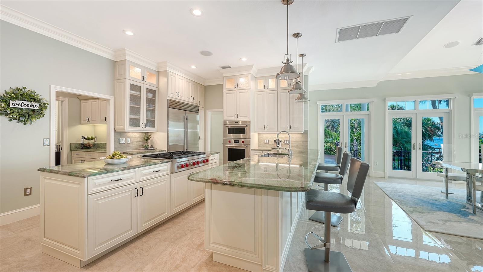 Kitchen view from family room - 2115 LYCHEE LN, NOKOMIS