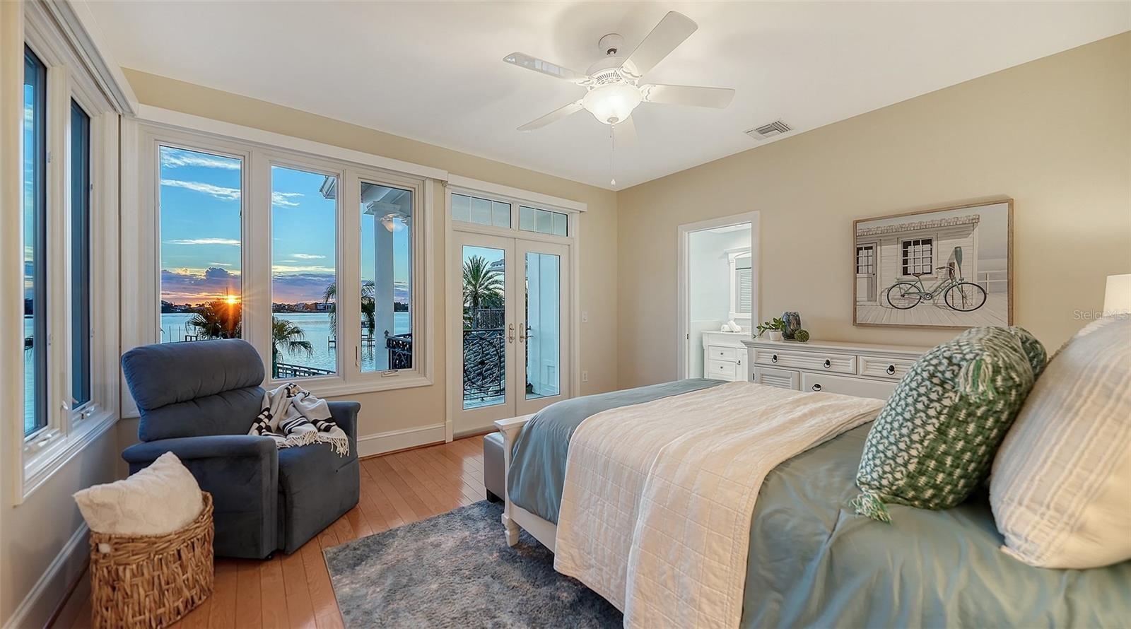enjoy the sunsets as a guest! - 2115 LYCHEE LN, NOKOMIS