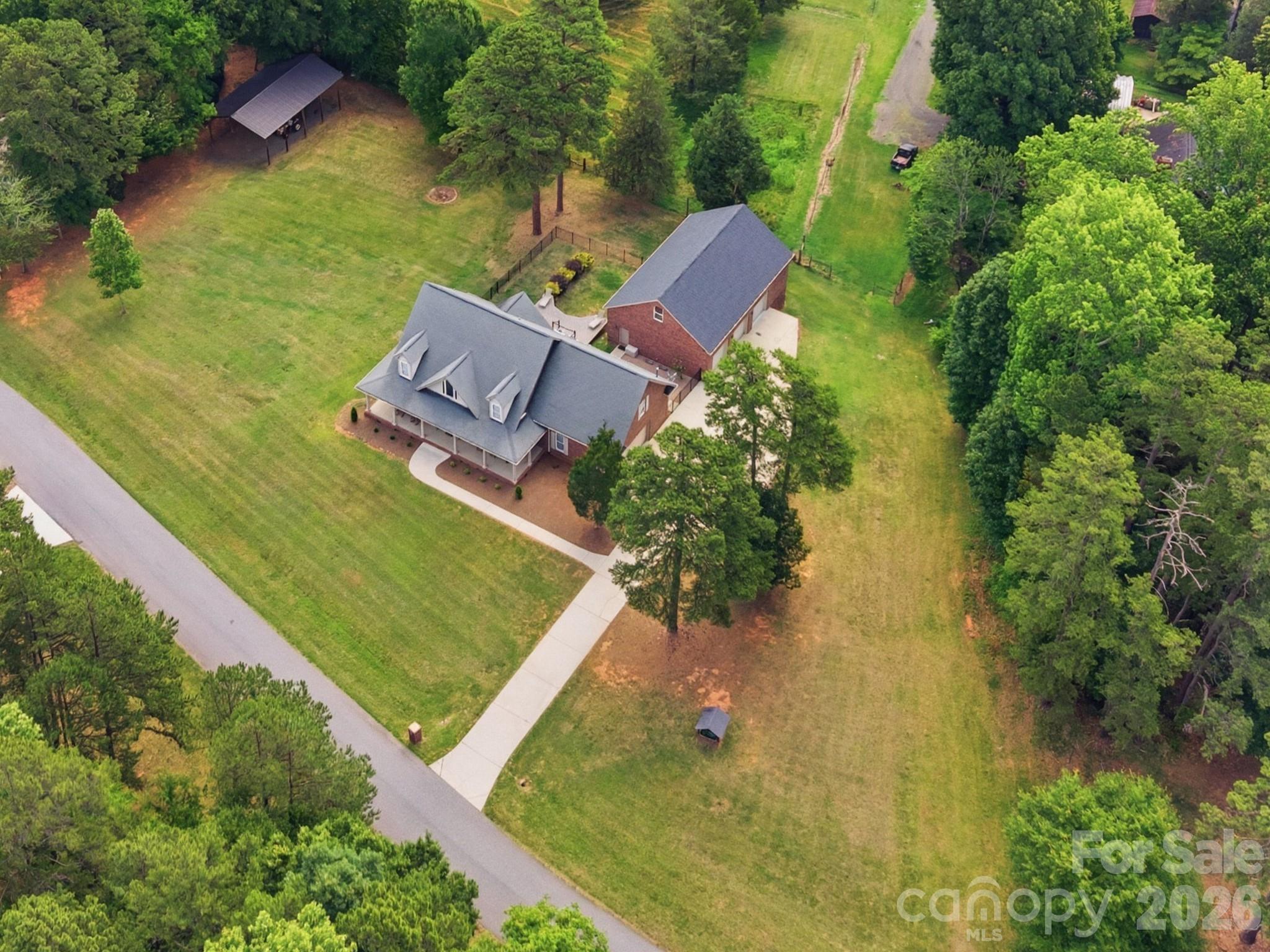 Welcome Home! - 132 Monarch Lane, Mooresville