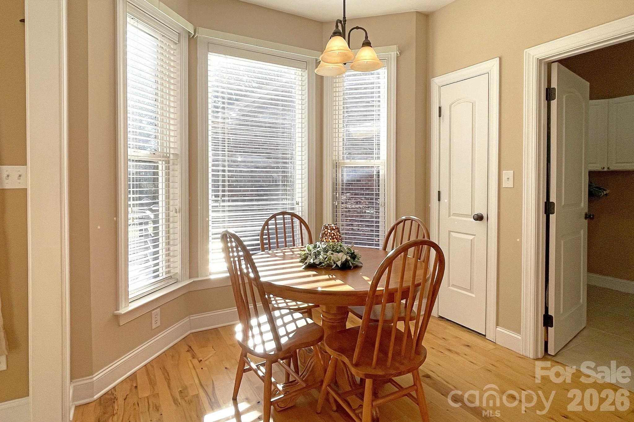 Breakfast Nook - 132 Monarch Lane, Mooresville