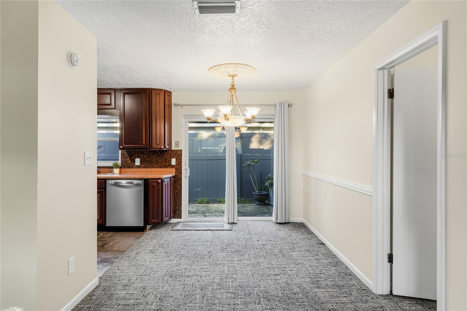 Single Family Residence at 329 TANGERINE ST, ALTAMONTE SPRINGS, photo 9 of 27