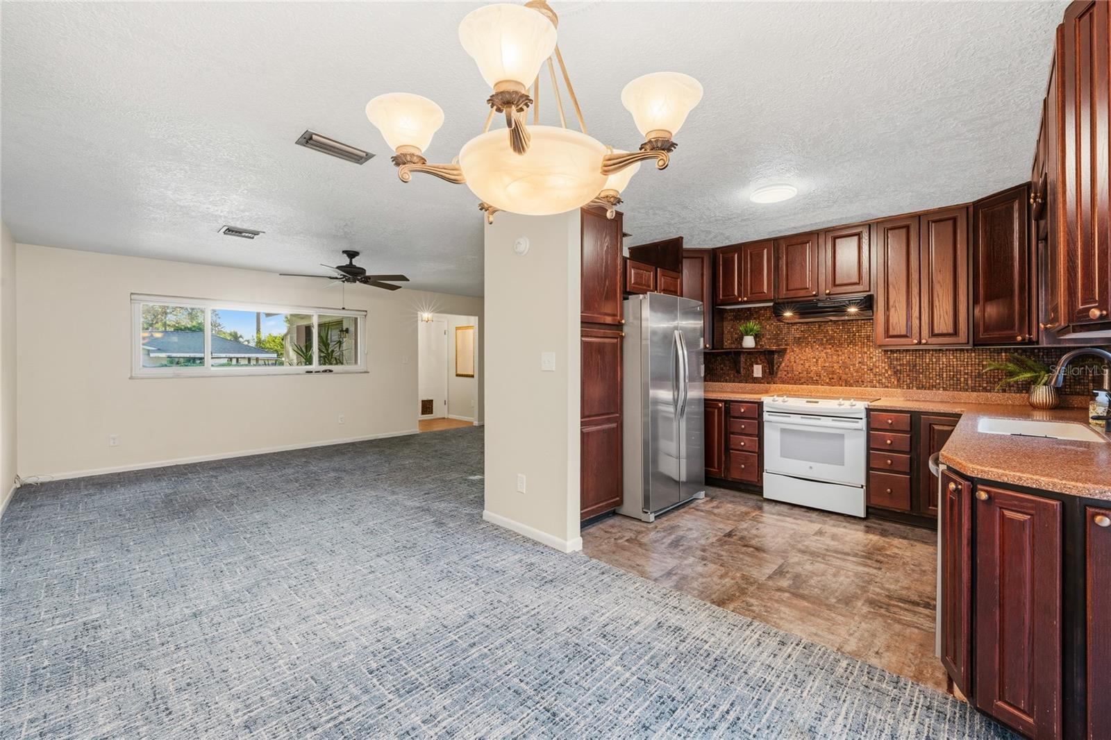 Single Family Residence at 329 TANGERINE ST, ALTAMONTE SPRINGS, photo 10 of 27