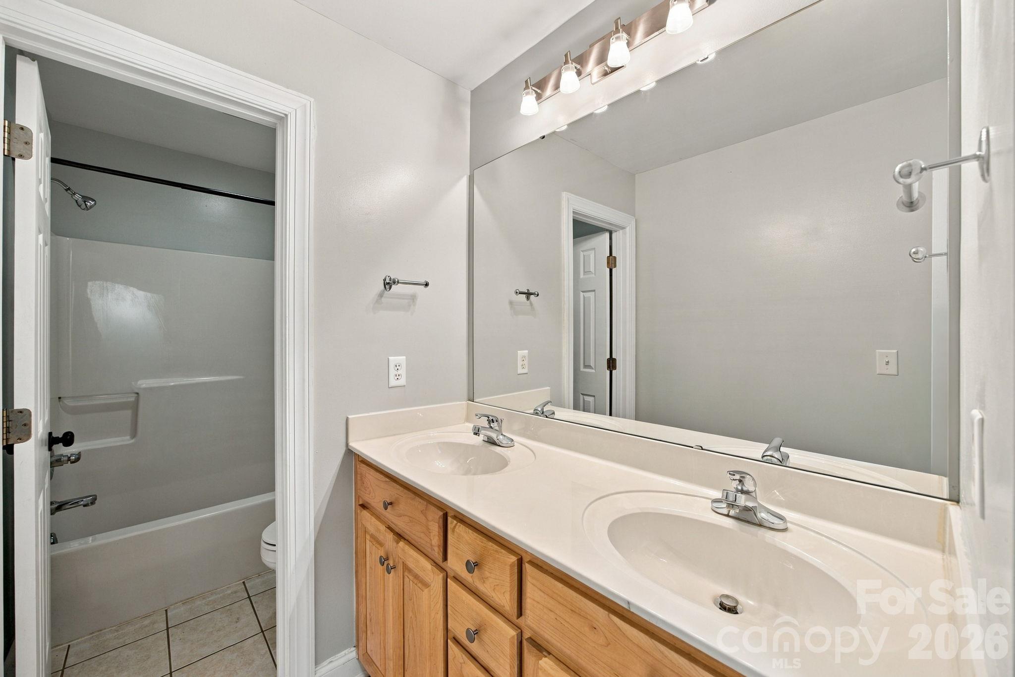 Single Family Residence at 214 Harbor Landing Drive, Mooresville, photo 26 of 42