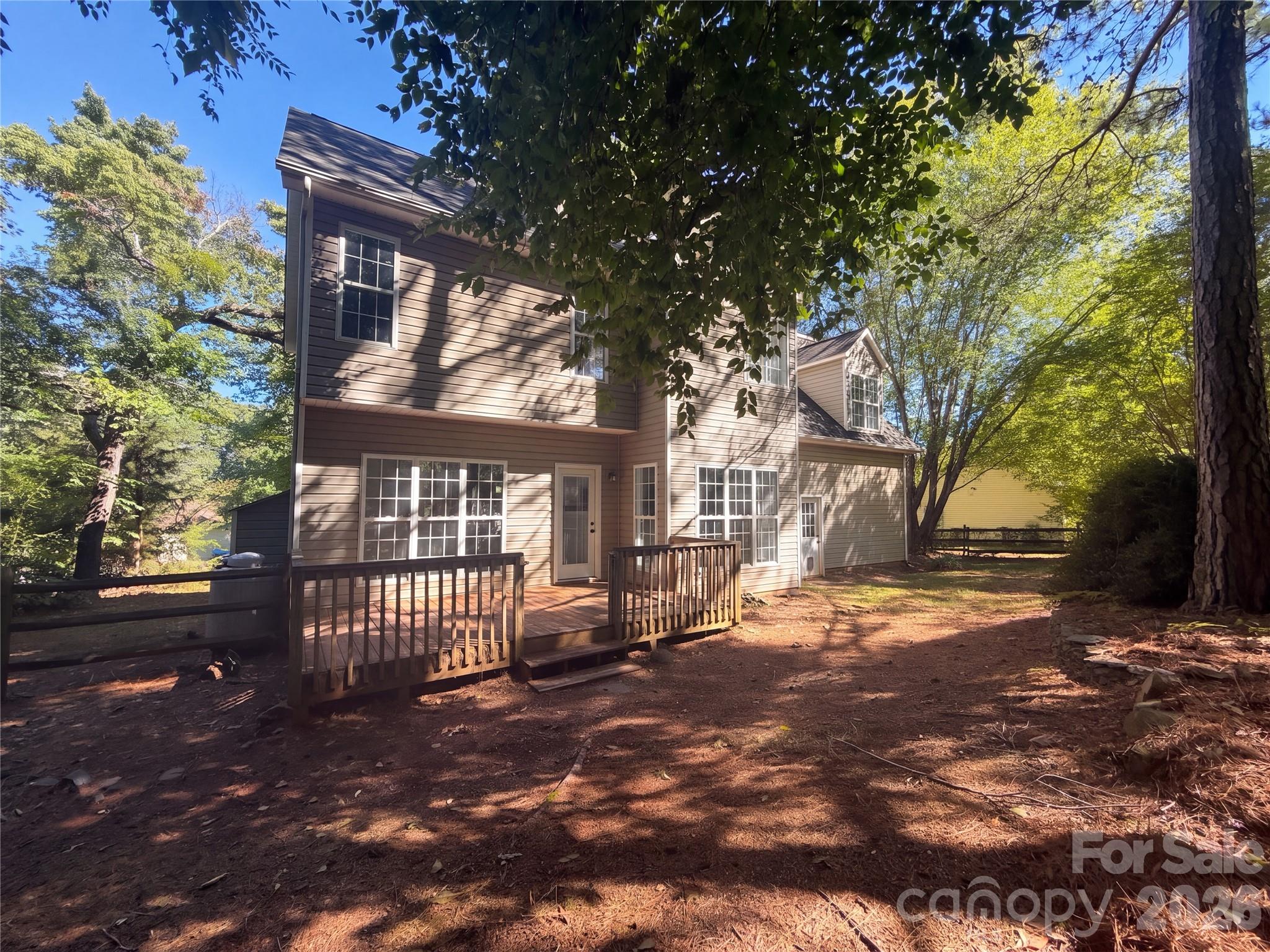Single Family Residence at 8303 Poplar Grove Circle, Waxhaw, photo 33 of 37