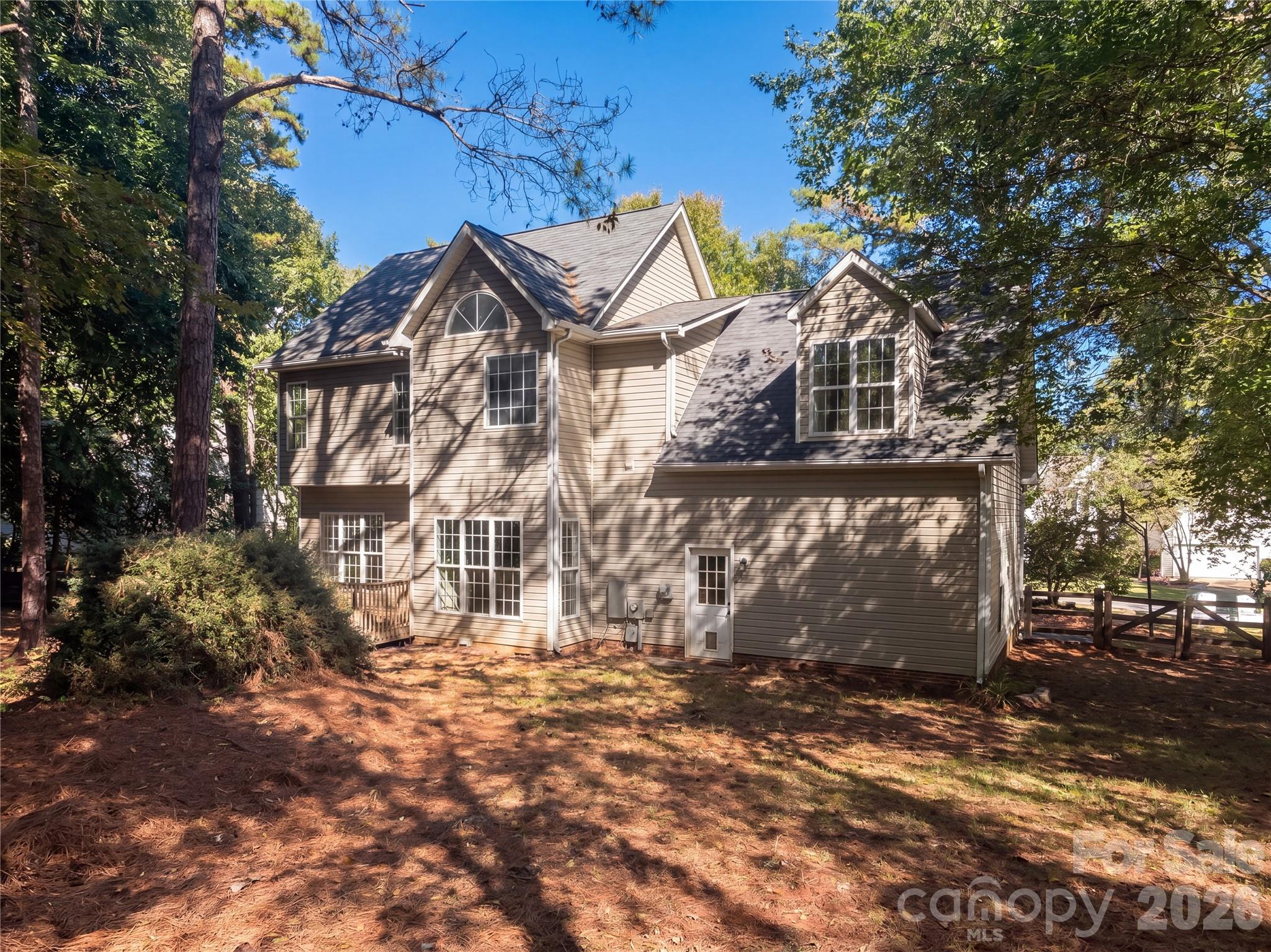 Single Family Residence at 8303 Poplar Grove Circle, Waxhaw, photo 34 of 37