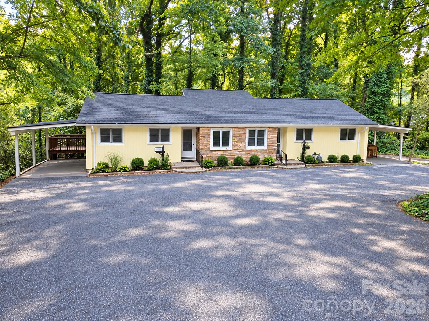 121 Carolina Drive