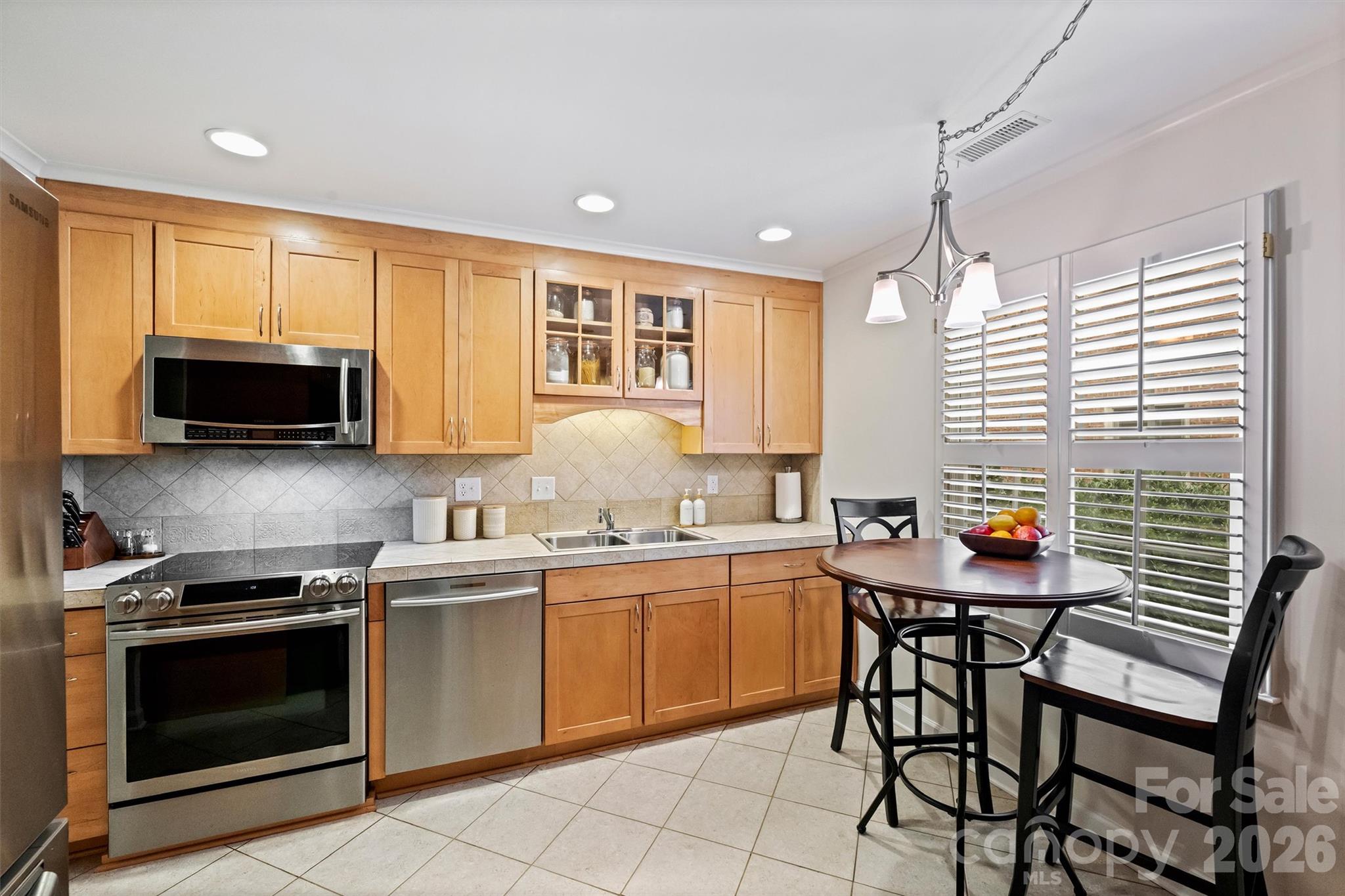 Condominium at 500 N Poplar Street, Charlotte, photo 14 of 35