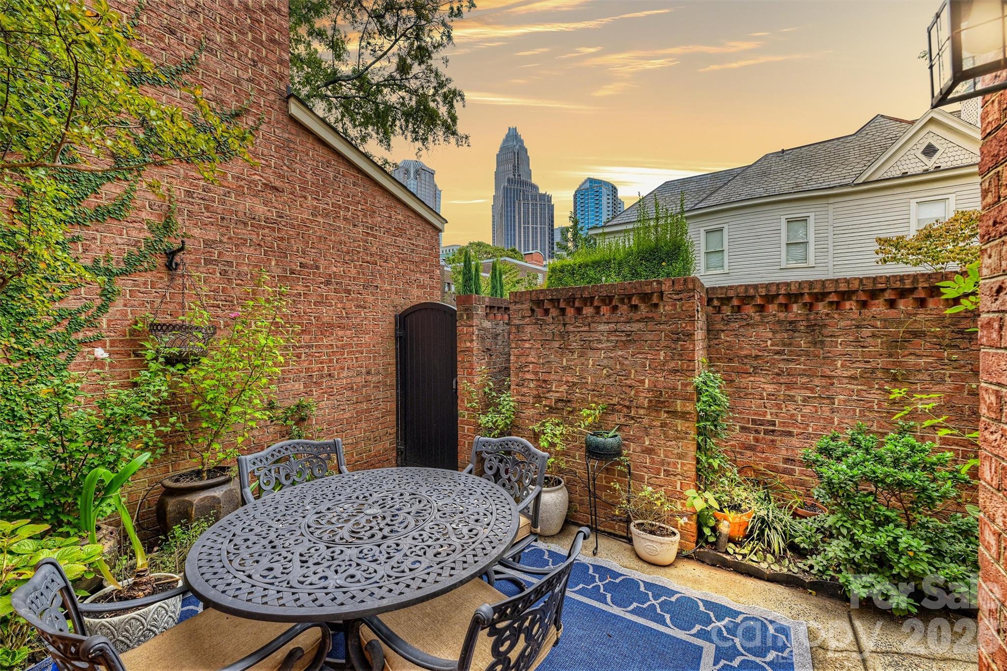 Condominium at 500 N Poplar Street, Charlotte, photo 25 of 35