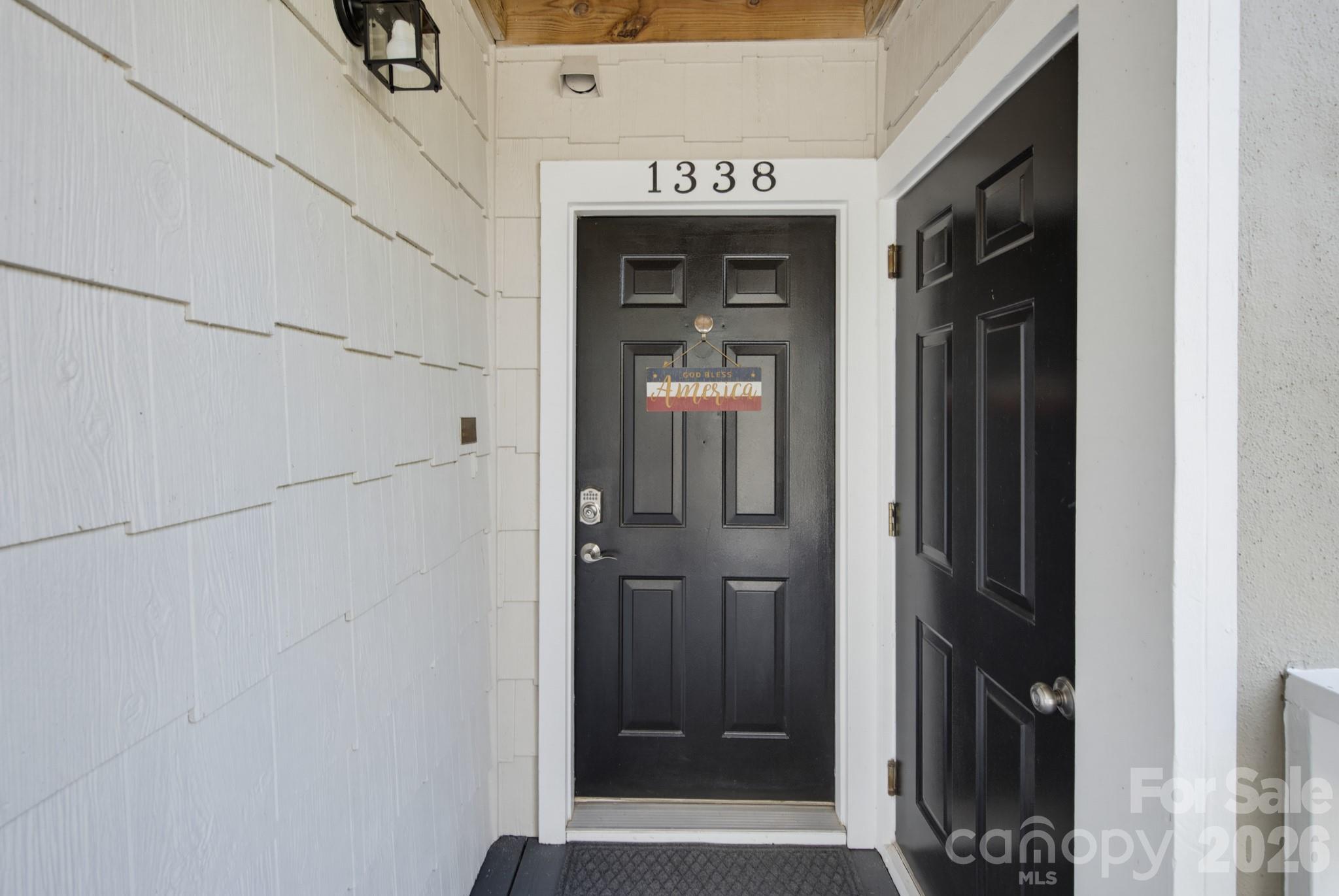 Condominium at 1338 Torrence Circle, Davidson, photo 5 of 48