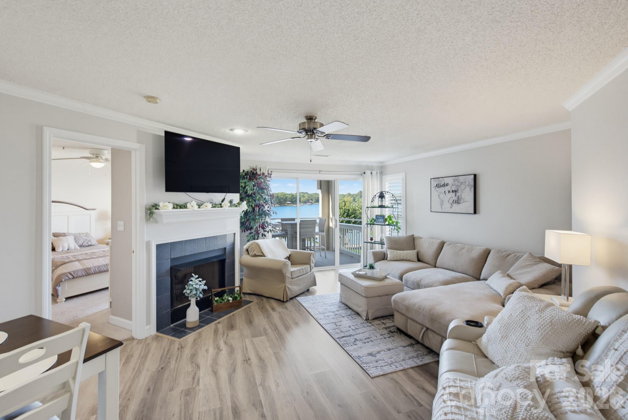 Condominium at 1338 Torrence Circle, Davidson, photo 9 of 48