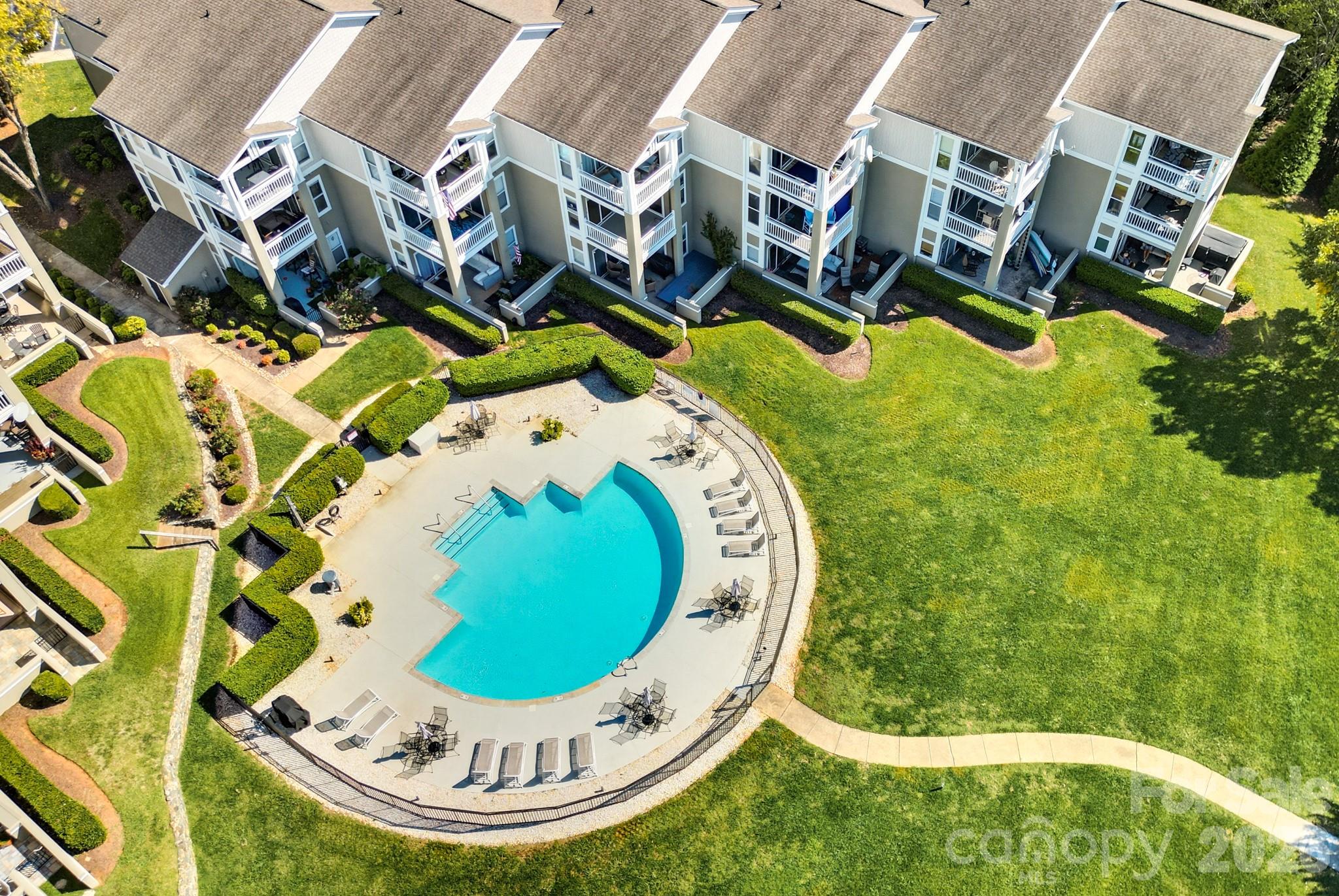 Condominium at 1338 Torrence Circle, Davidson, photo 43 of 48