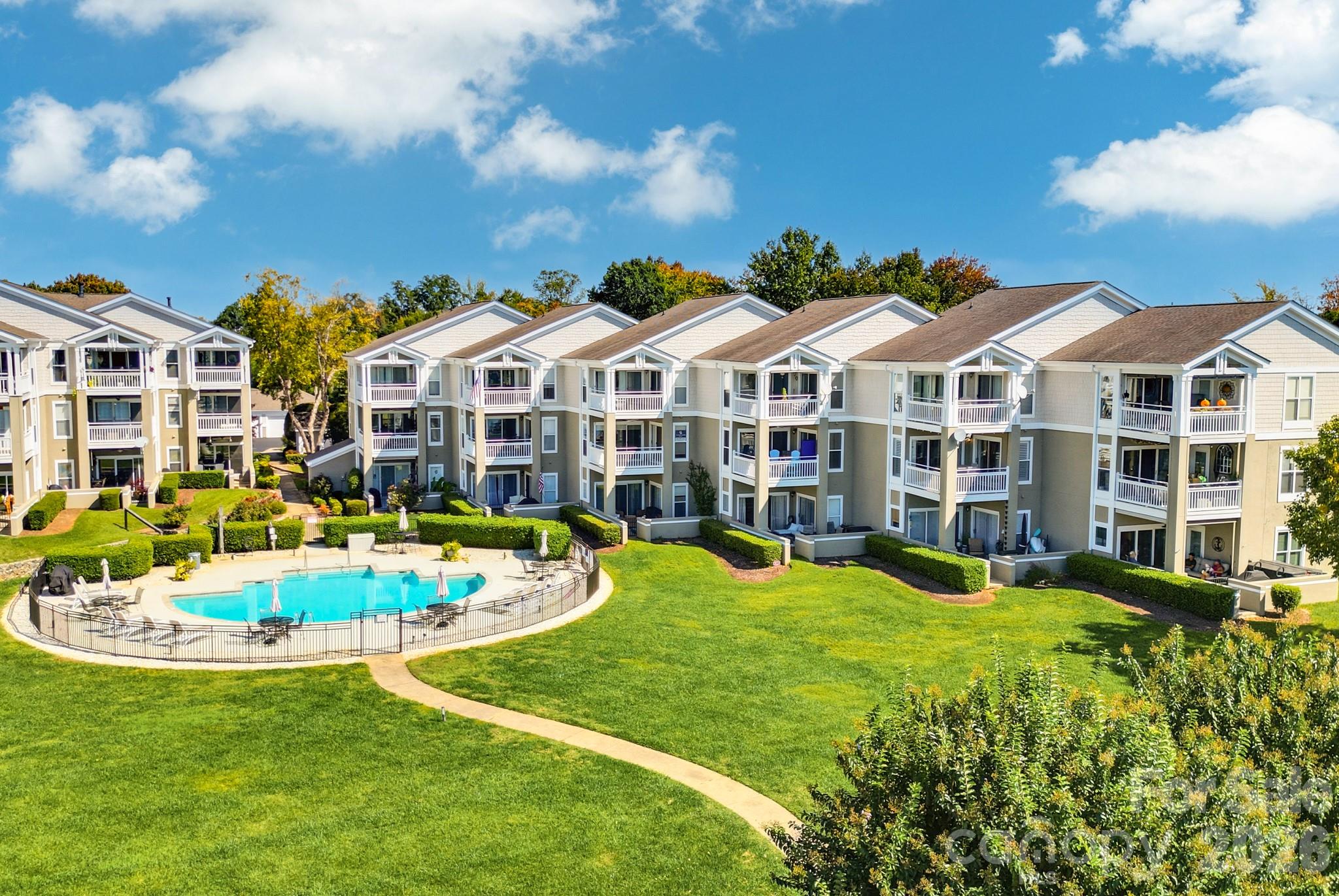 Condominium at 1338 Torrence Circle, Davidson, photo 44 of 48