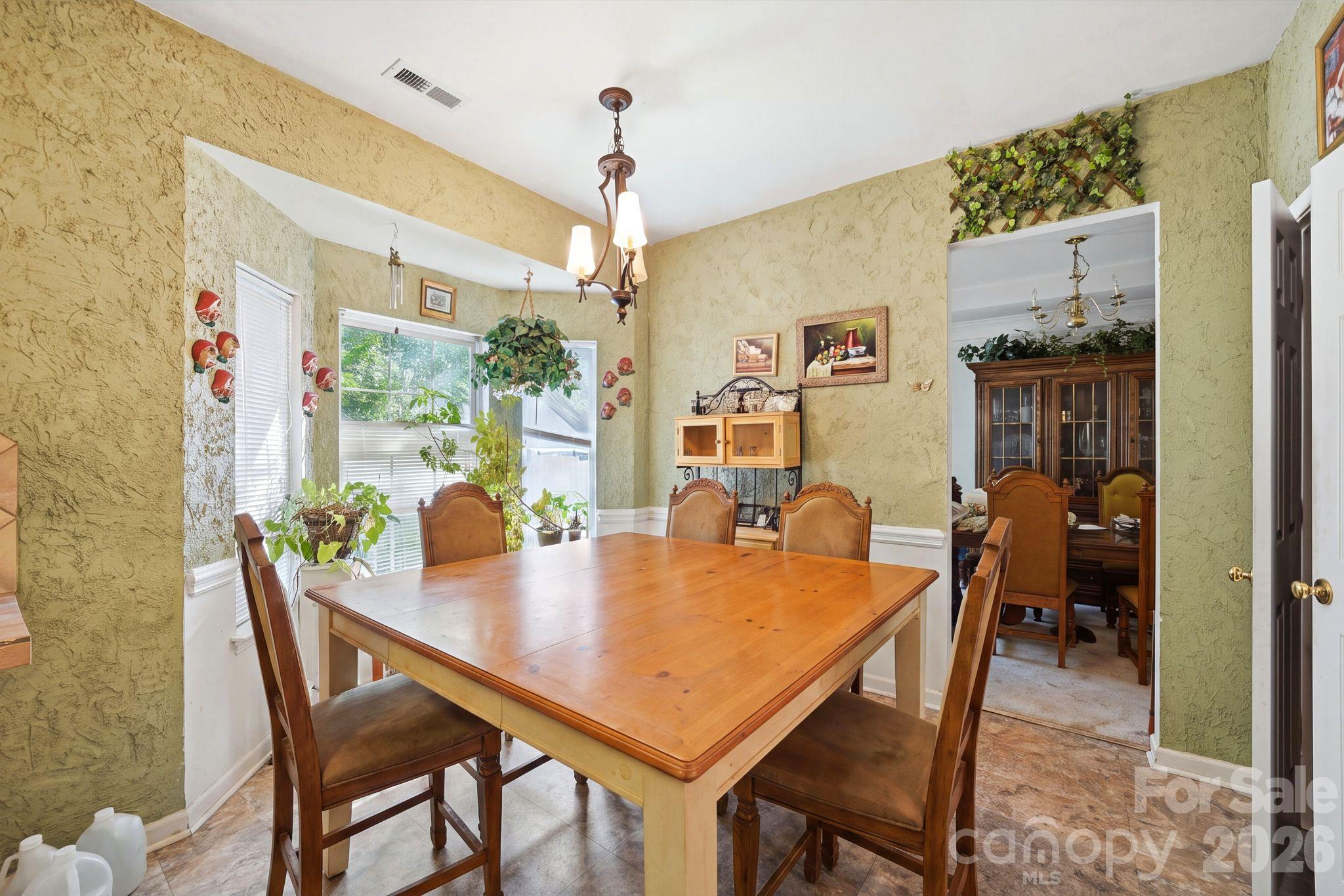 Single Family Residence at 10212 Billingham Drive, Charlotte, photo 6 of 44