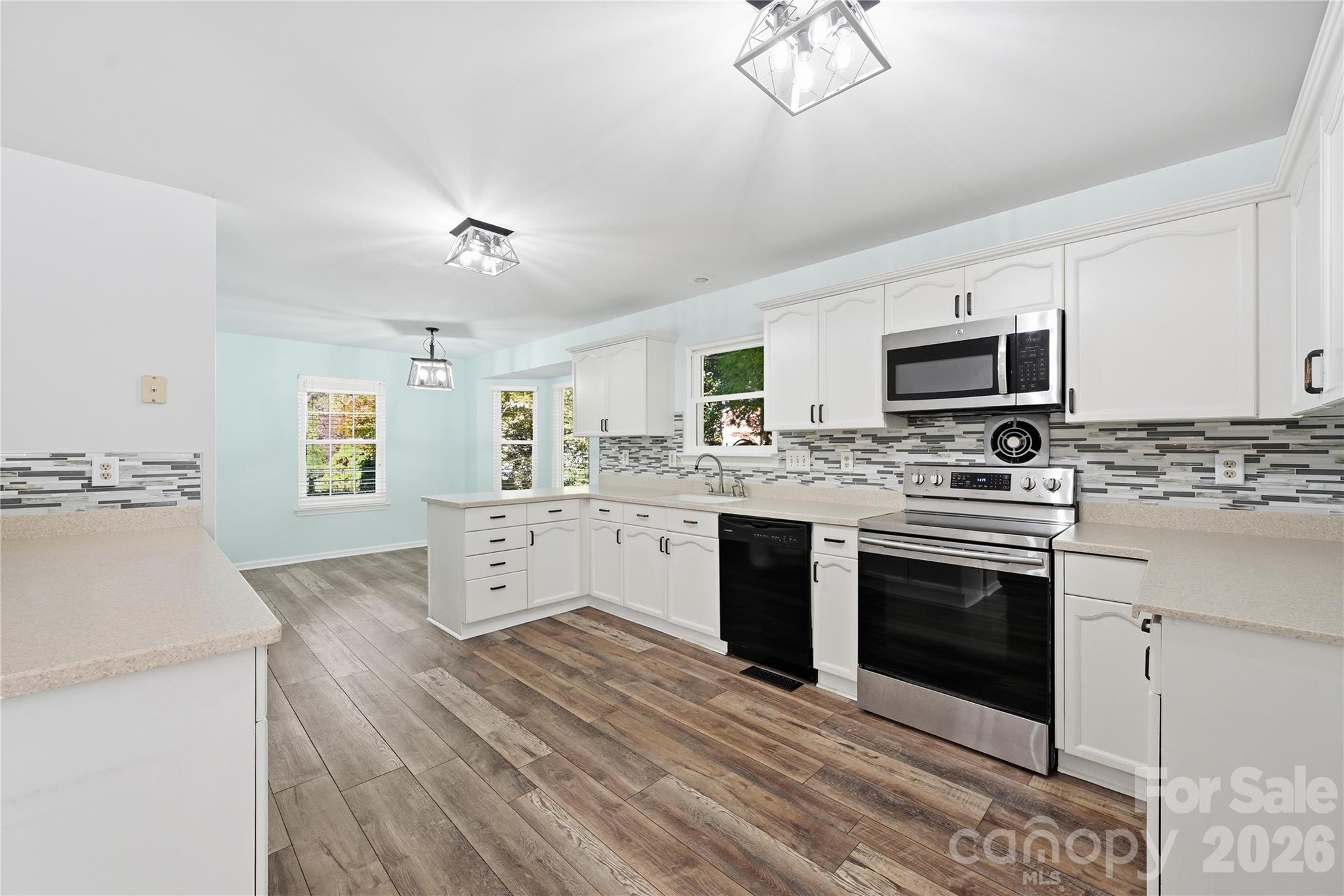 Single Family Residence at 380 Reed Creek Road, Mooresville, photo 10 of 44