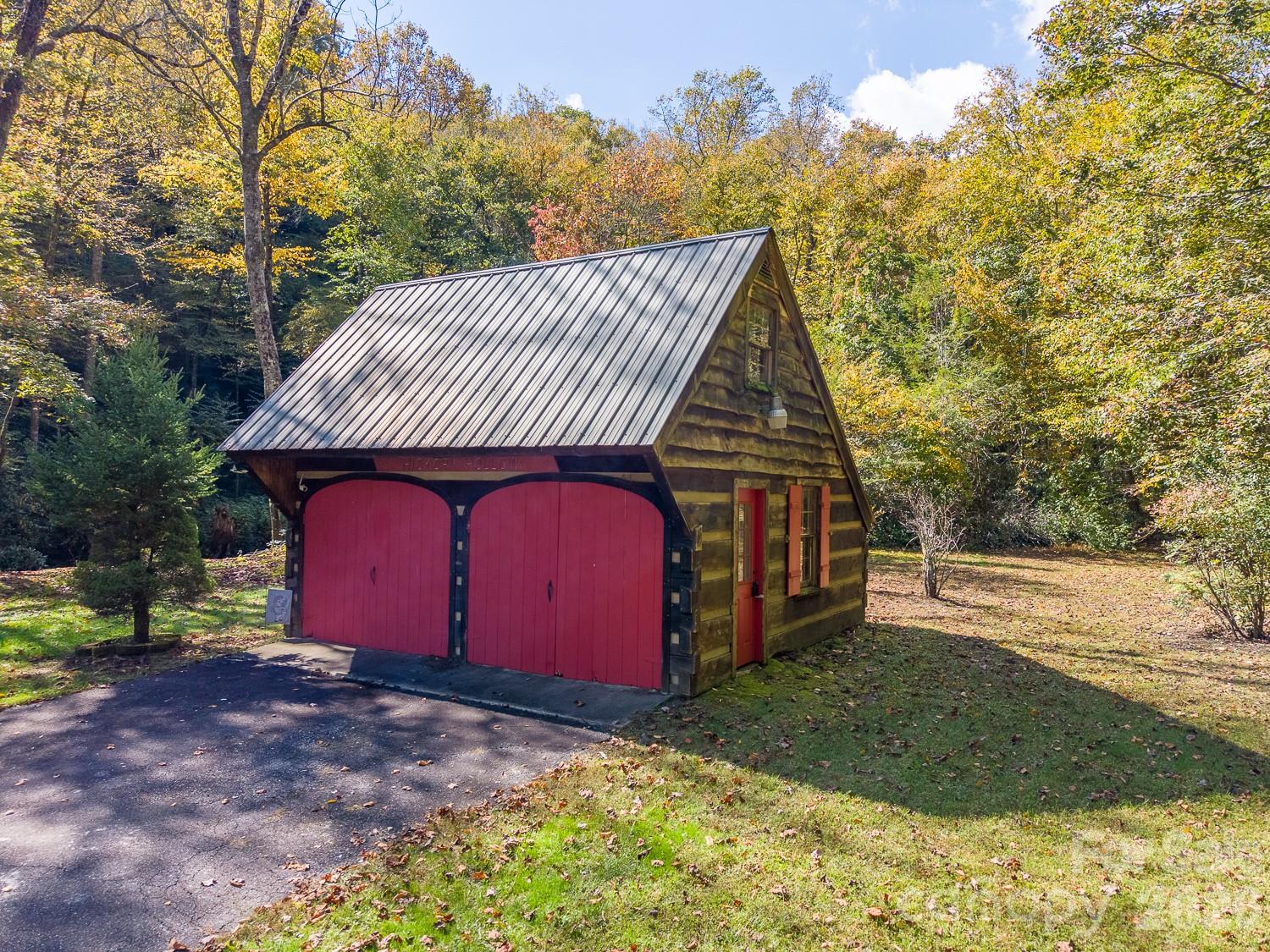 Single Family Residence at 7810 Little Snowbird Road, Robbinsville, photo 18 of 91