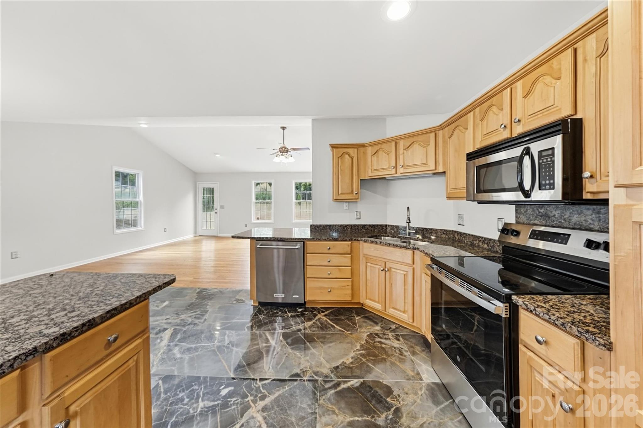 Single Family Residence at 192 Olympia Drive, Mooresville, photo 6 of 27