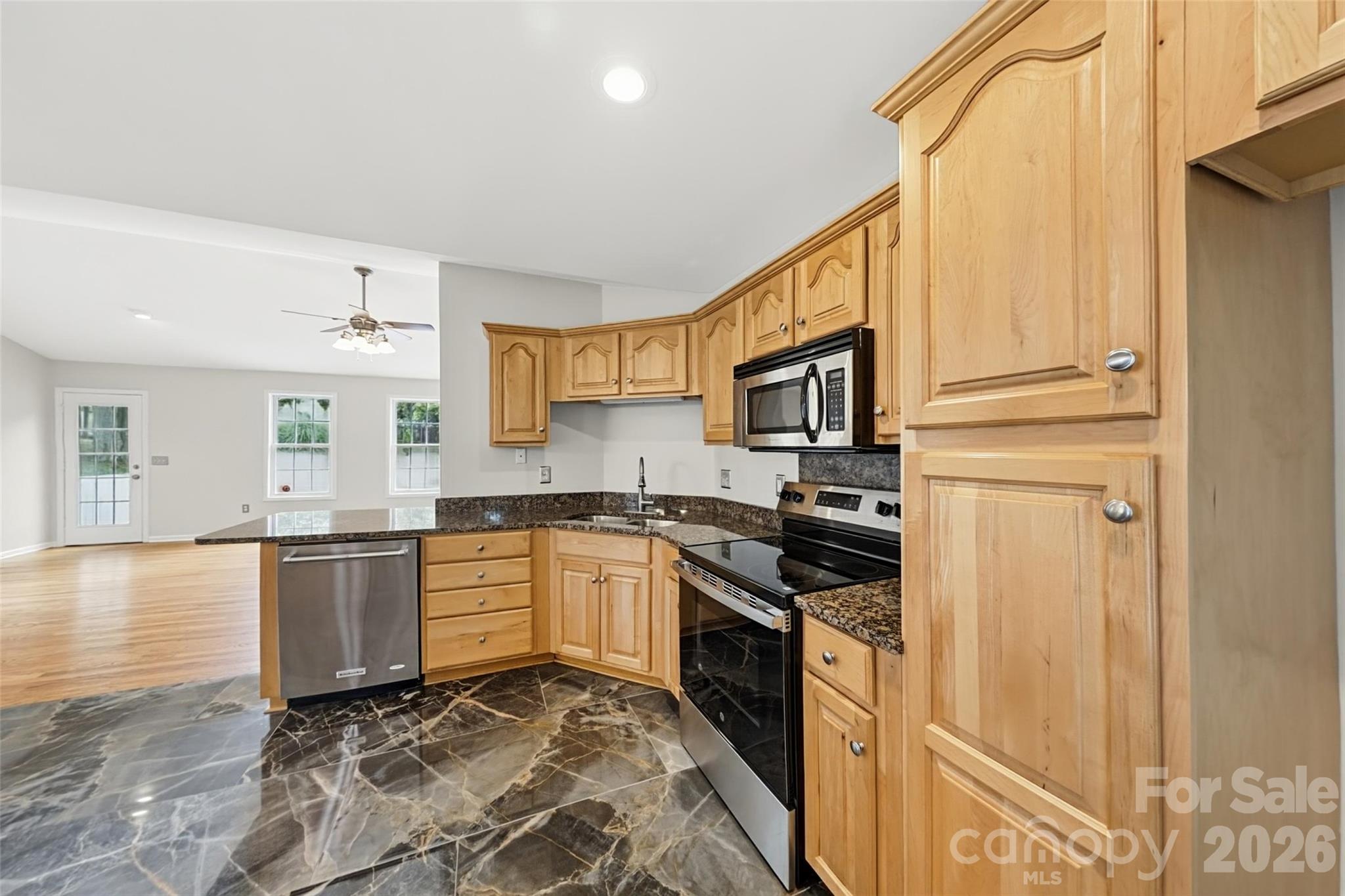 Single Family Residence at 192 Olympia Drive, Mooresville, photo 8 of 27