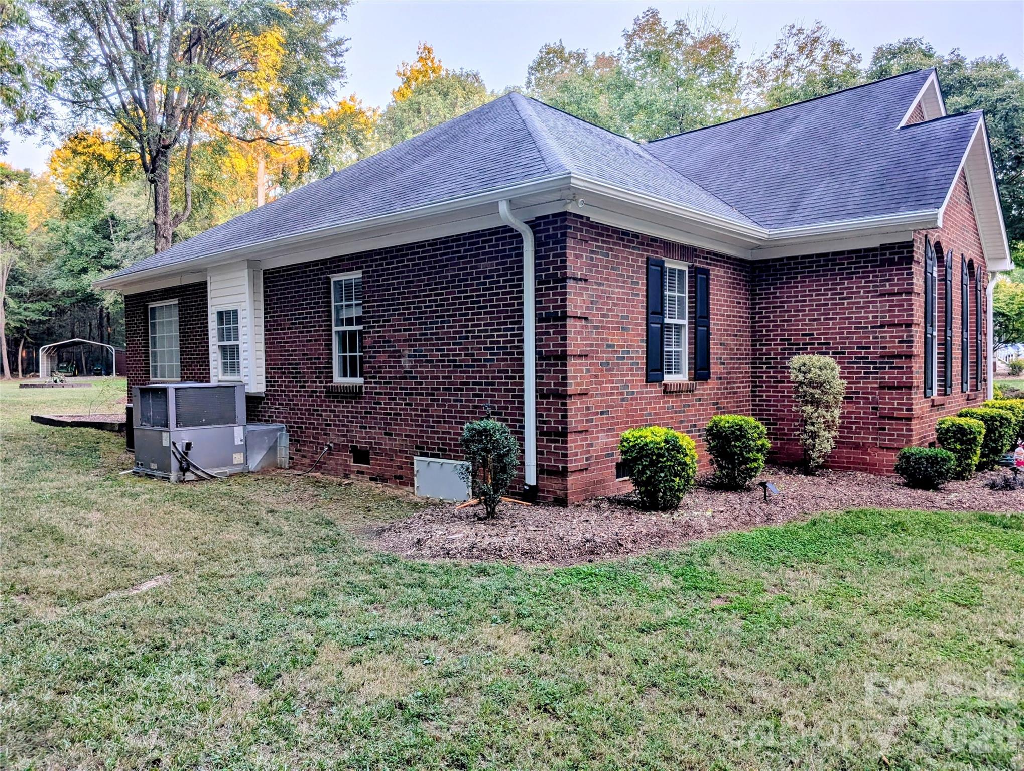 Single Family Residence at 6611 Providence Road S, Waxhaw, photo 5 of 47