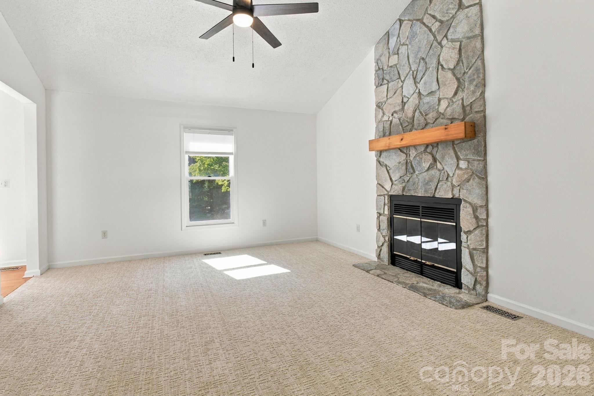 living room - 1270 Berra Place, Hickory