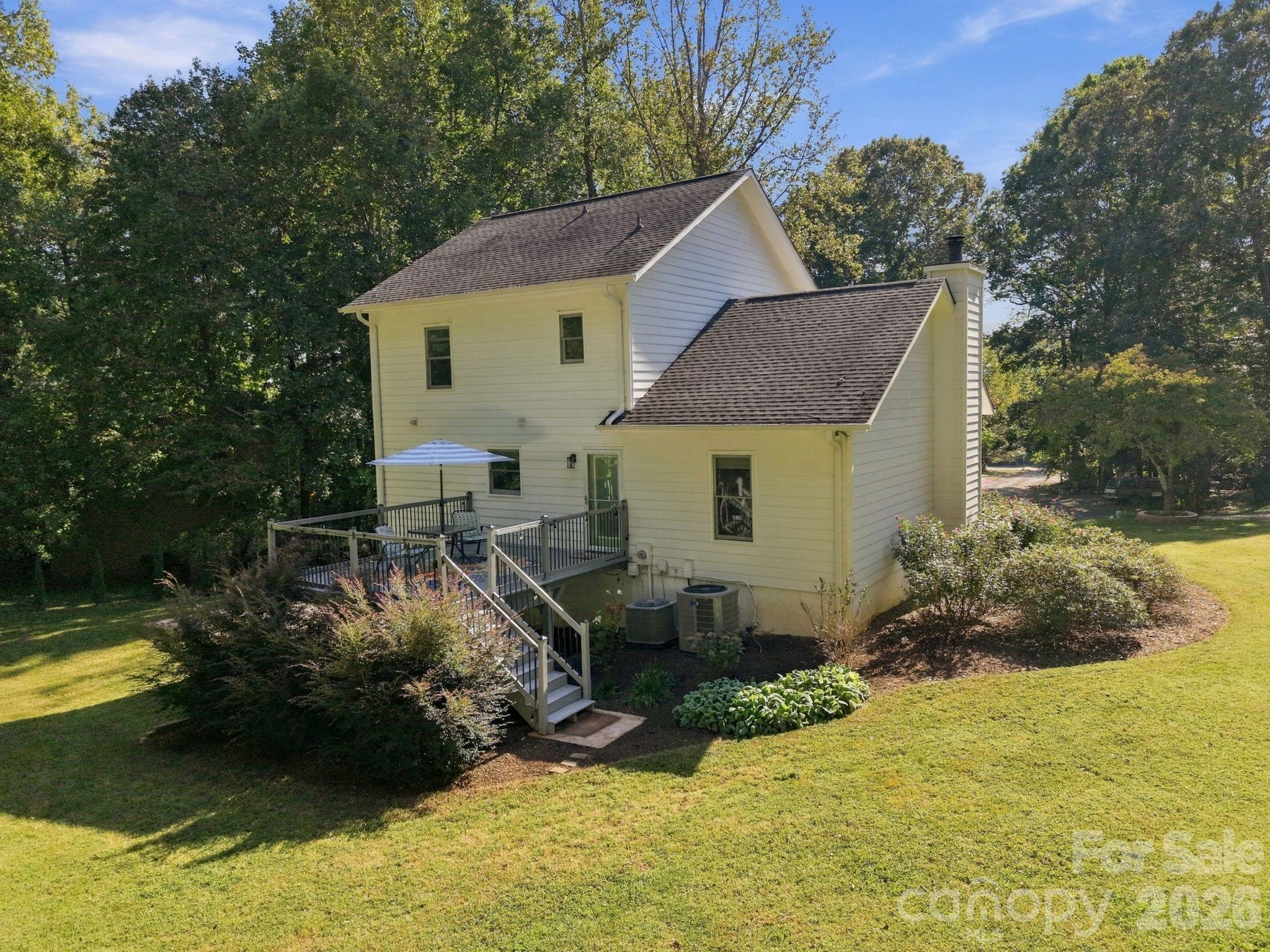 full view backyard/exterior - 1270 Berra Place, Hickory