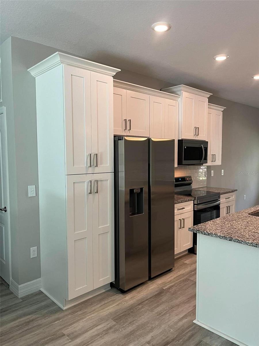 Single Family Residence at 524 E AVONDALE DR, DUNNELLON, photo 19 of 42