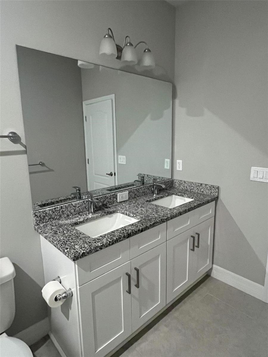 Single Family Residence at 524 E AVONDALE DR, DUNNELLON, photo 33 of 42