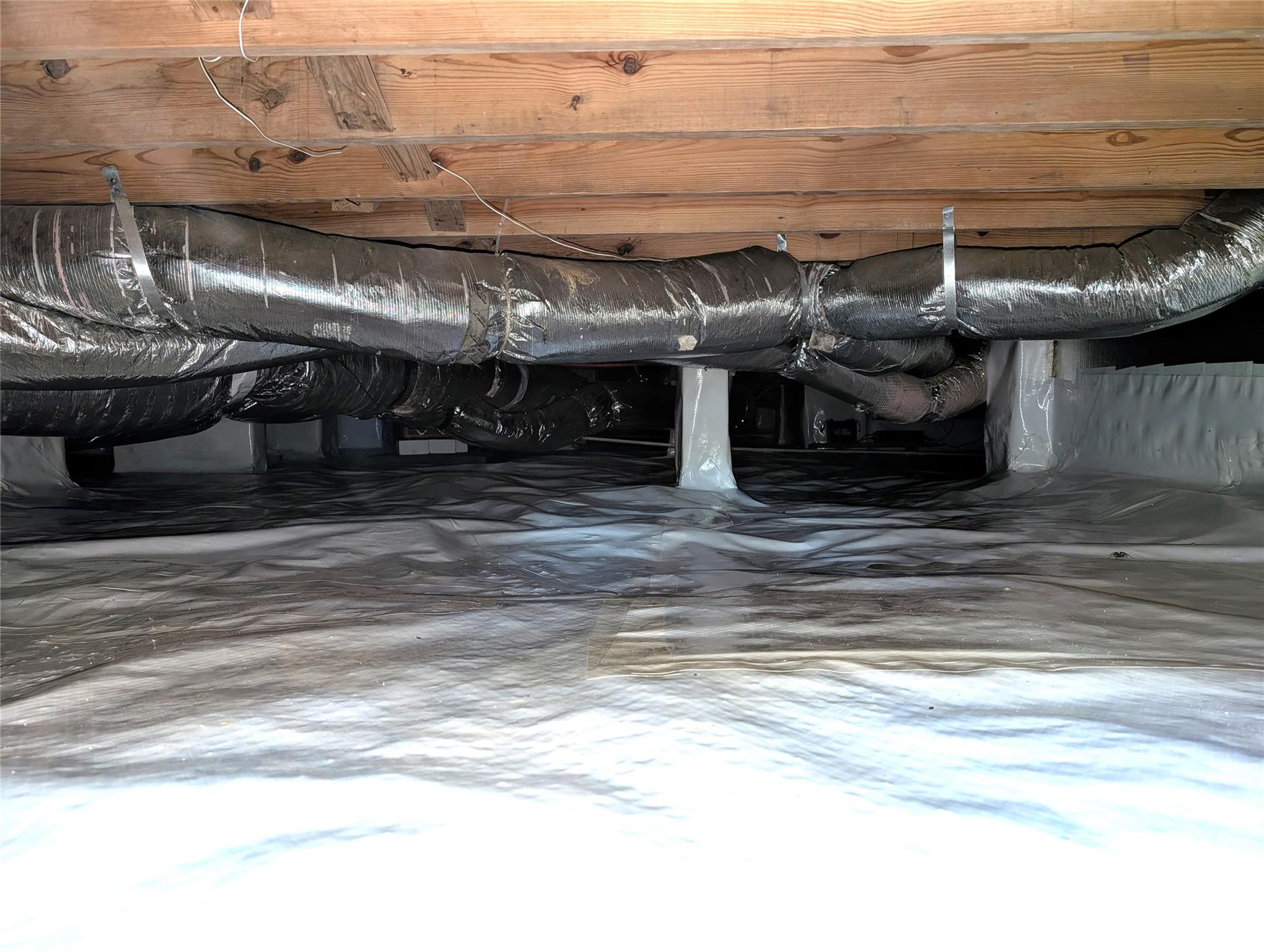 Encapsulated clean crawl space. - 6611 Providence Road S, Waxhaw