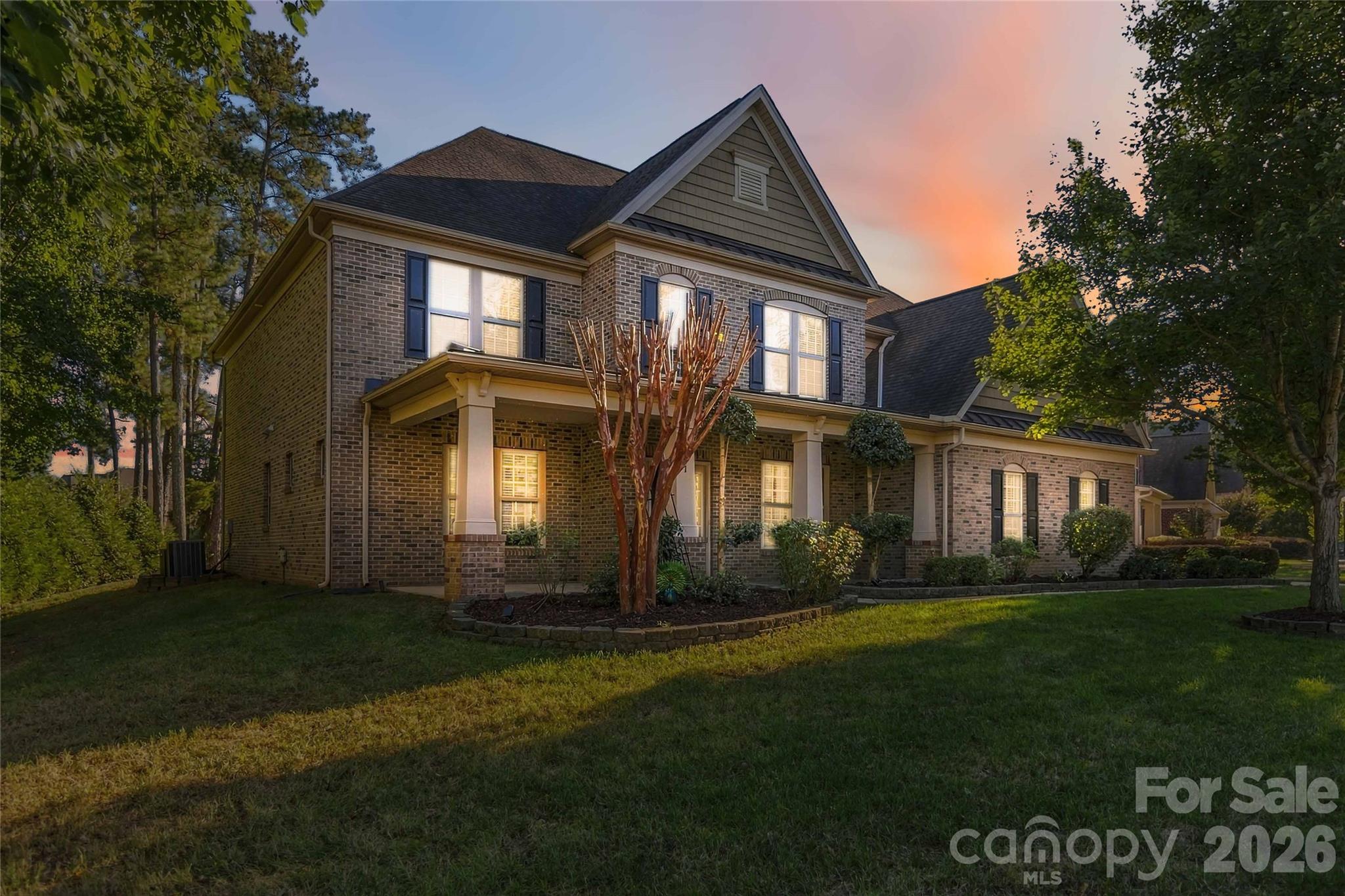 Single Family Residence at 18317 Lilliesleaf Glenn Lane, Charlotte, photo 3 of 48