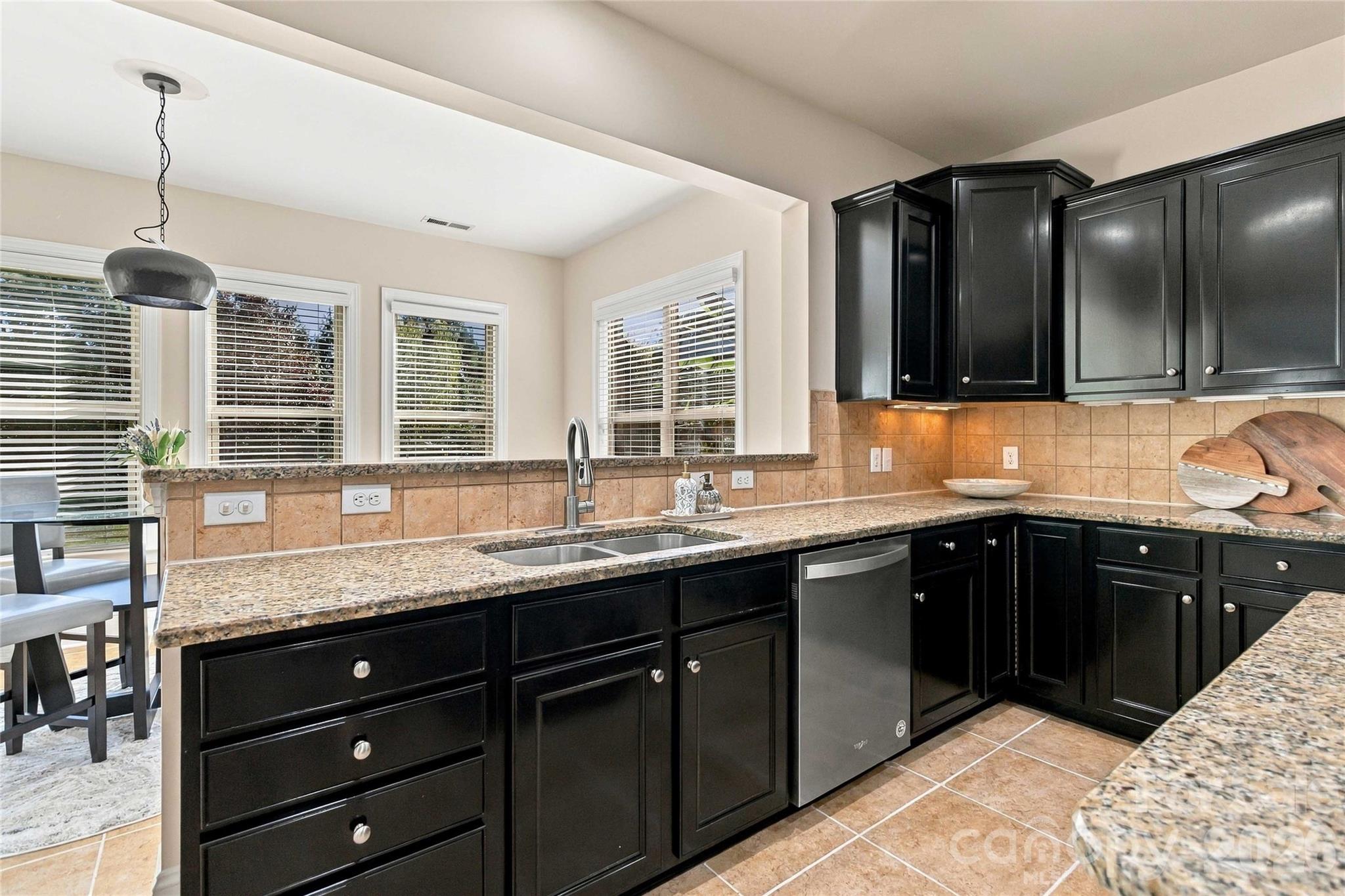 Single Family Residence at 18317 Lilliesleaf Glenn Lane, Charlotte, photo 17 of 48