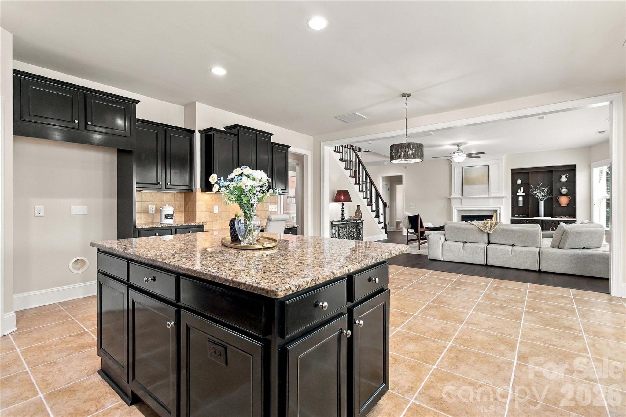 Single Family Residence at 18317 Lilliesleaf Glenn Lane, Charlotte, photo 18 of 48
