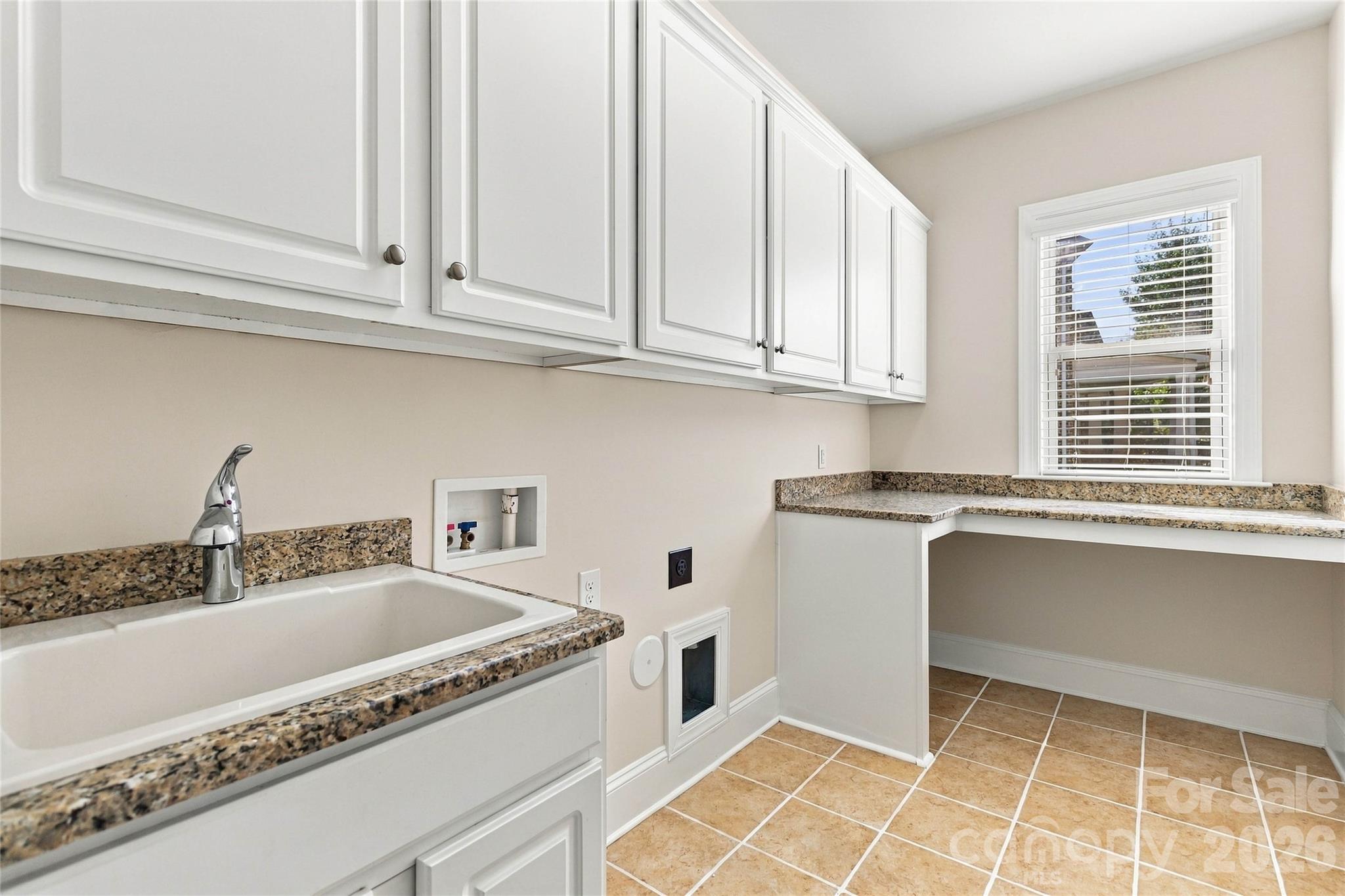 Single Family Residence at 18317 Lilliesleaf Glenn Lane, Charlotte, photo 21 of 48