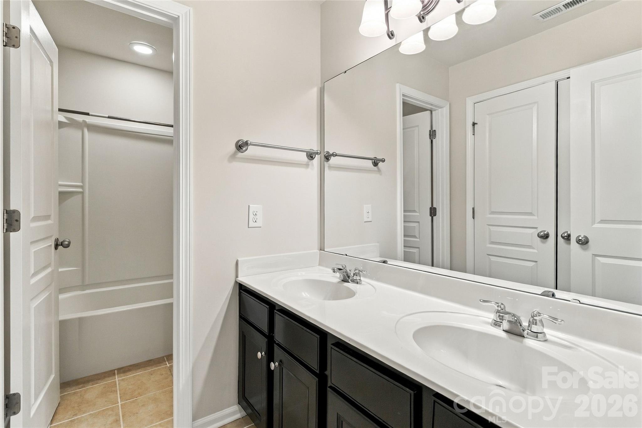 Single Family Residence at 18317 Lilliesleaf Glenn Lane, Charlotte, photo 40 of 48