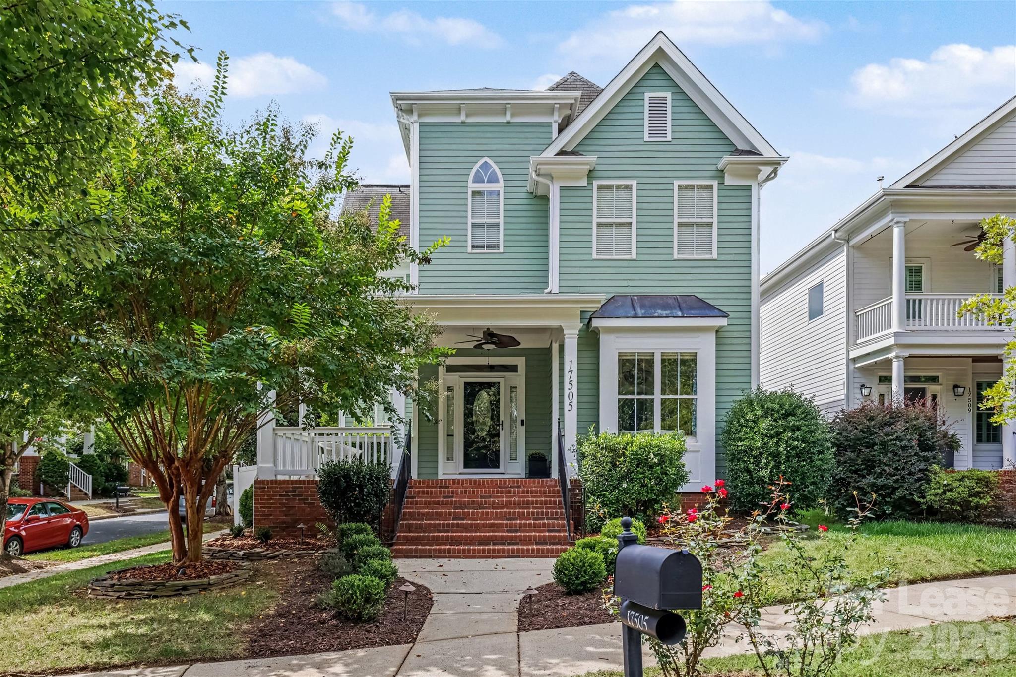 Single Family Residence at 17505 Calverton Road, Huntersville, photo 2 of 43