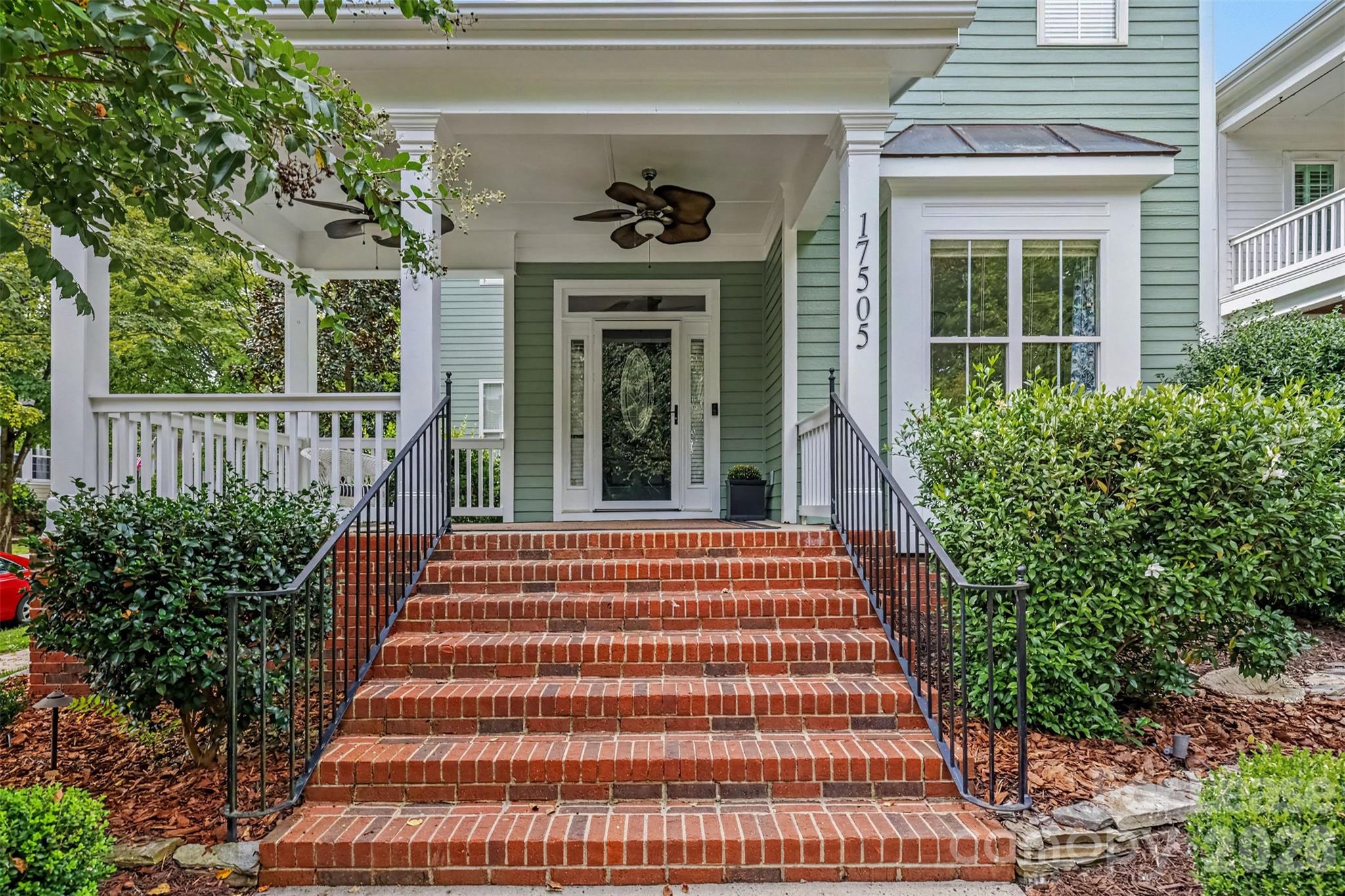 Single Family Residence at 17505 Calverton Road, Huntersville, photo 4 of 43