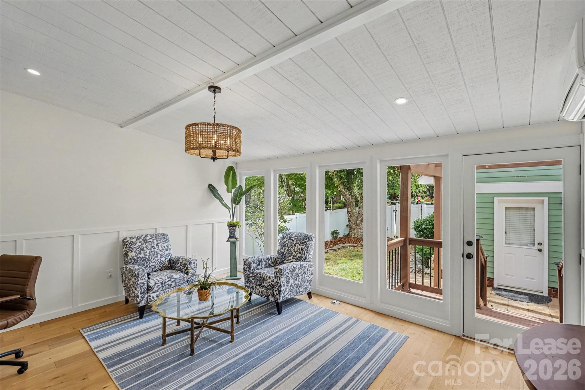 Single Family Residence at 17505 Calverton Road, Huntersville, photo 20 of 43