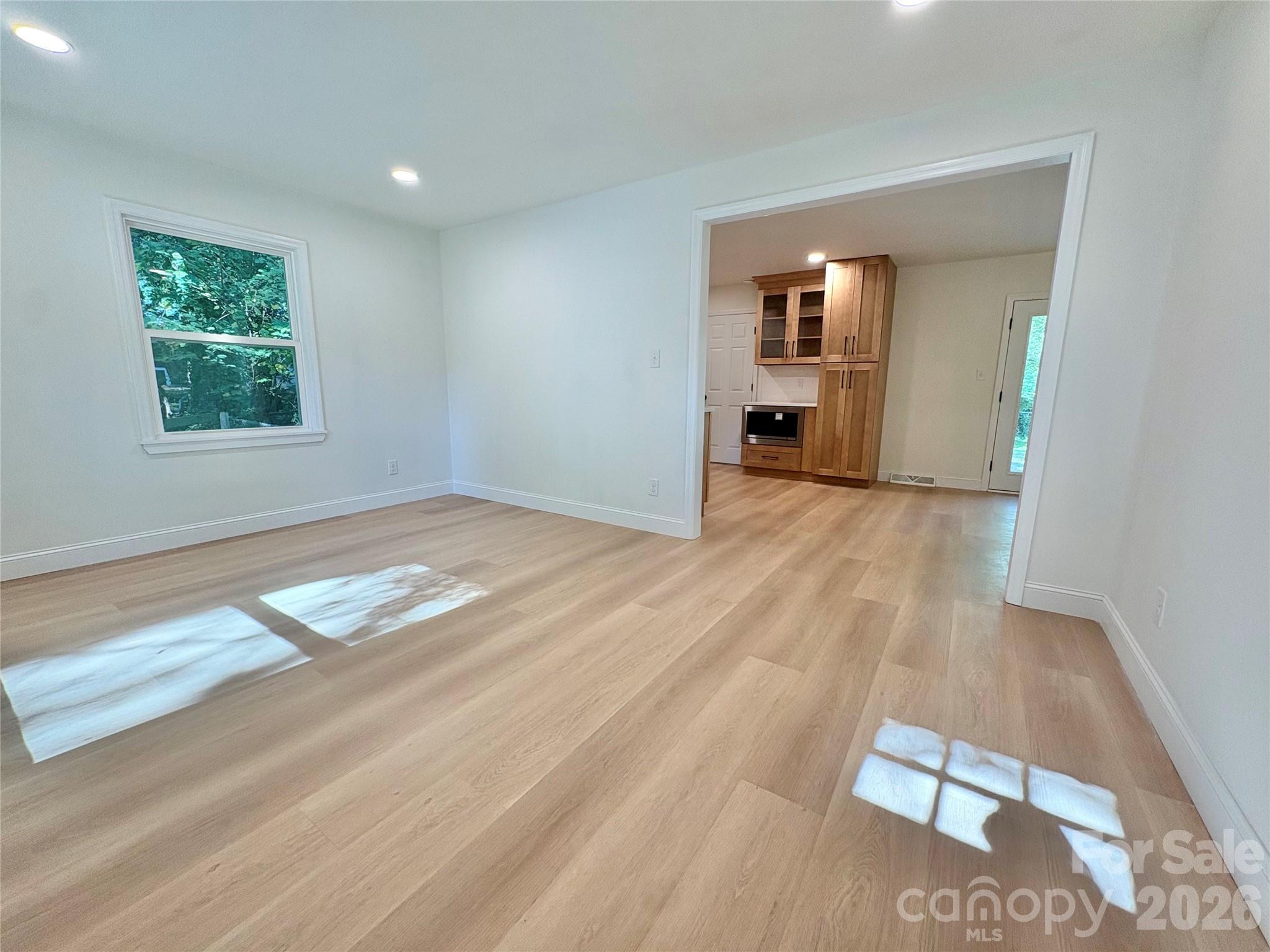 Single Family Residence at 5707 Kallam Court, Charlotte, photo 3 of 13