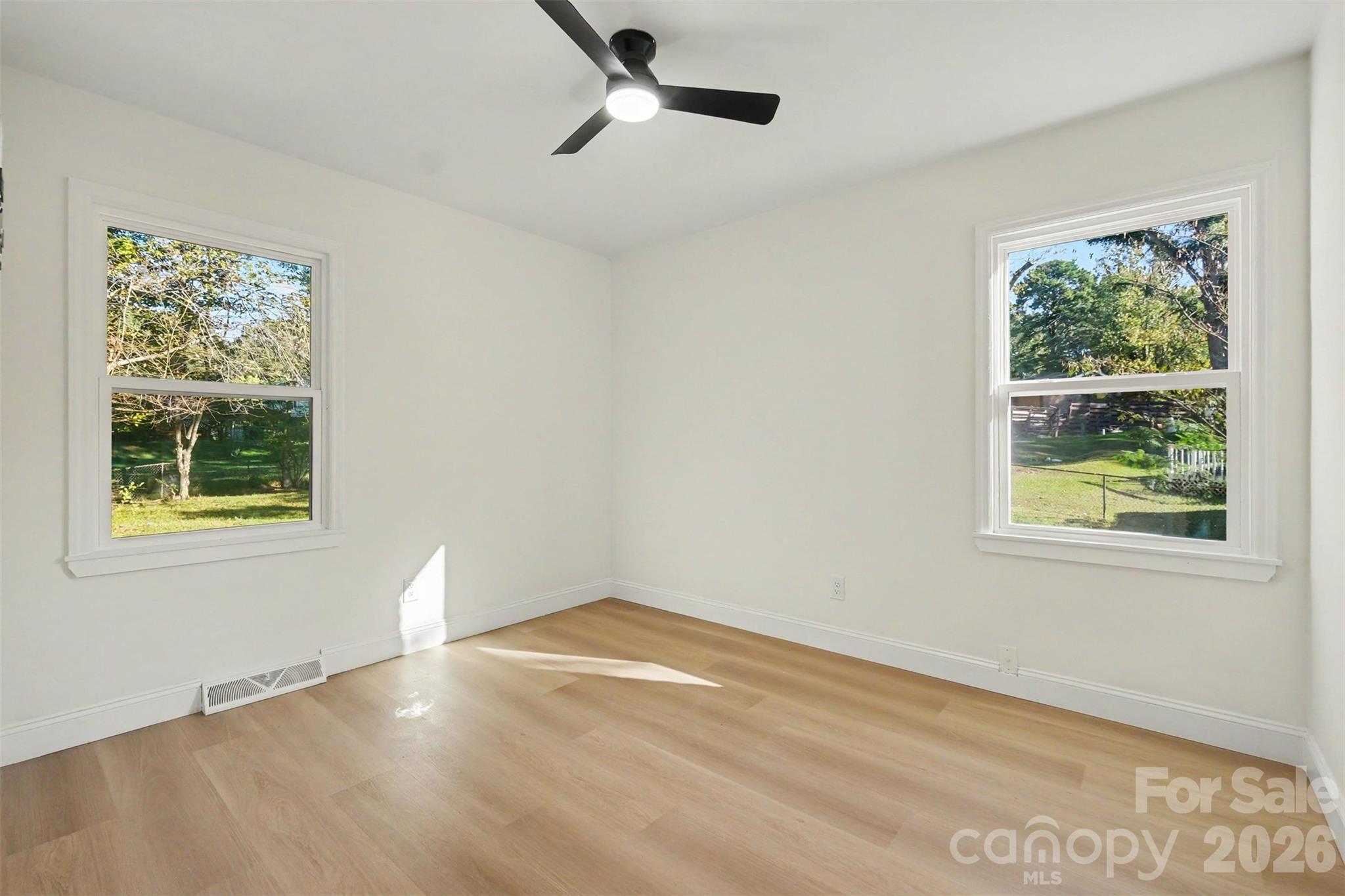 Single Family Residence at 5707 Kallam Court, Charlotte, photo 6 of 13